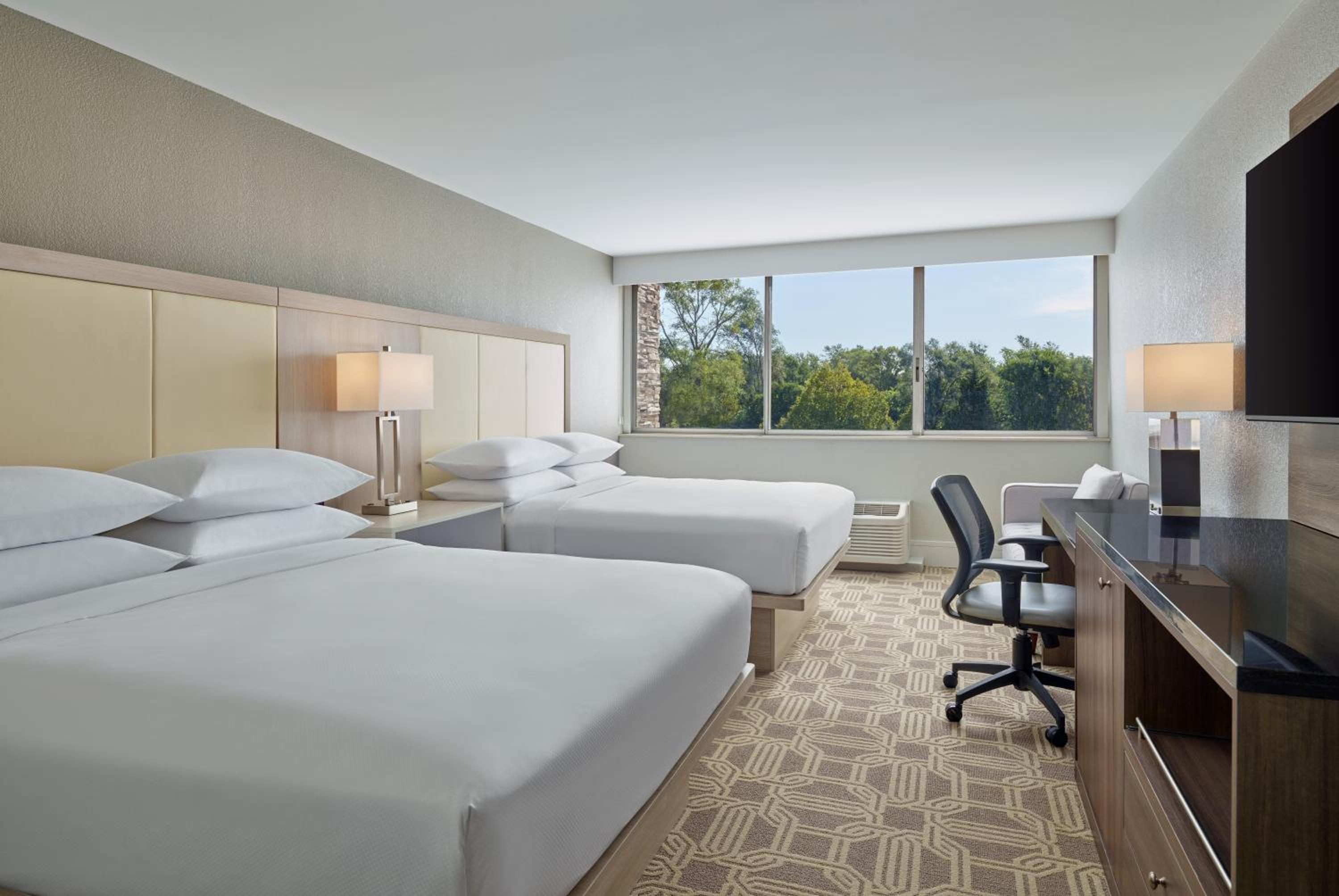 Queen Room with Two Queen Beds - Hearing Accessible