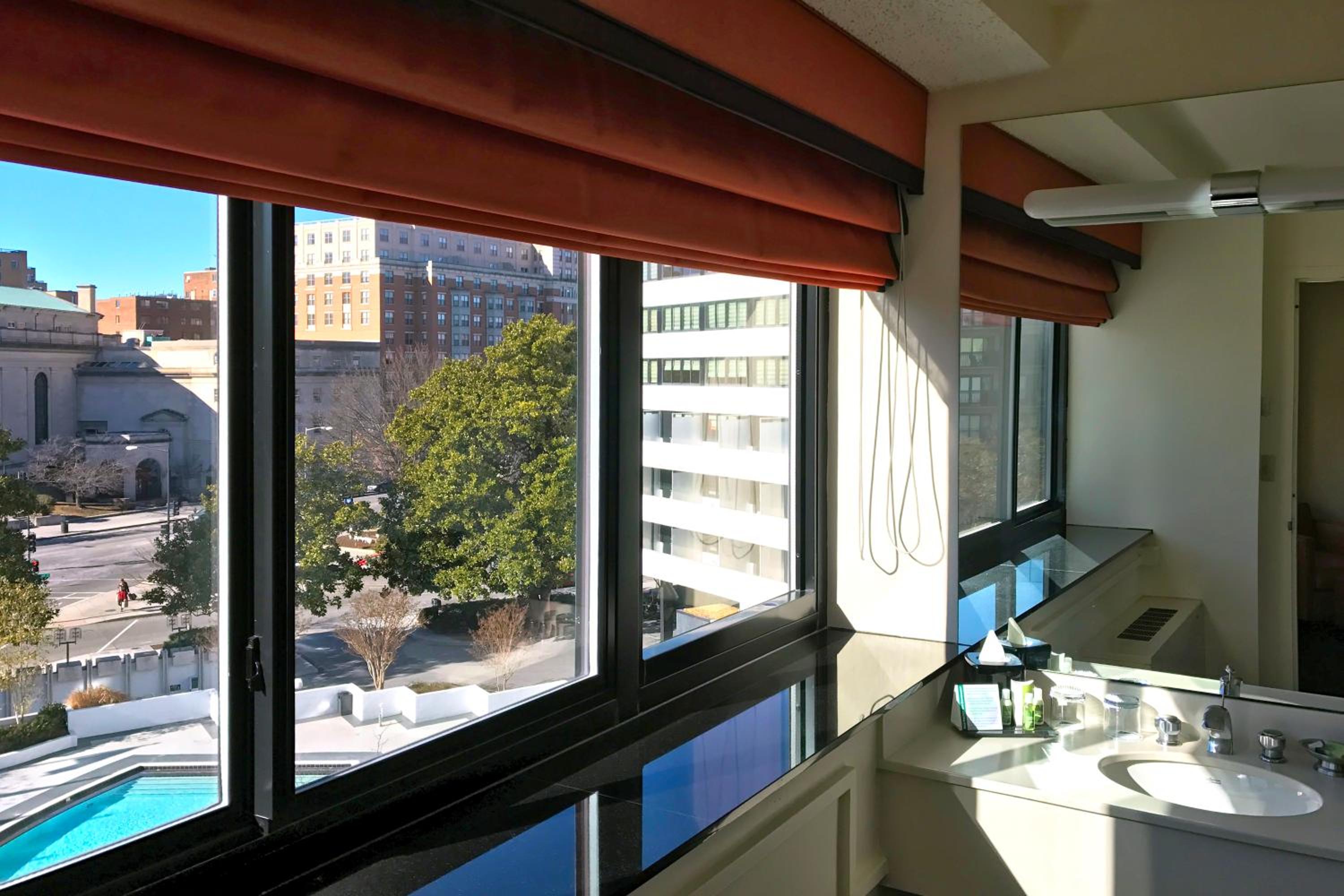 Premier King Room - Photo 4