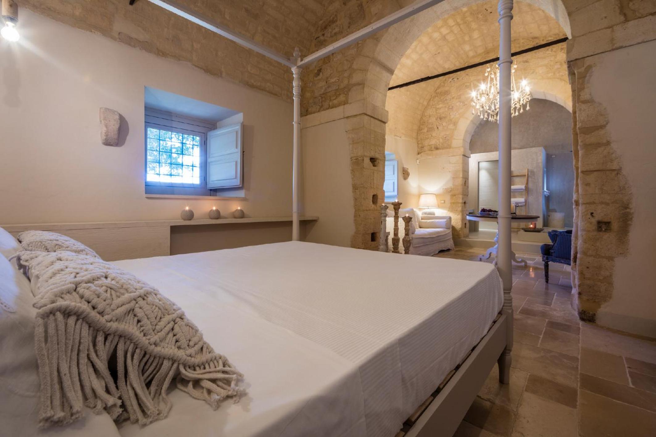 Double Room with Spa Bath photo 3