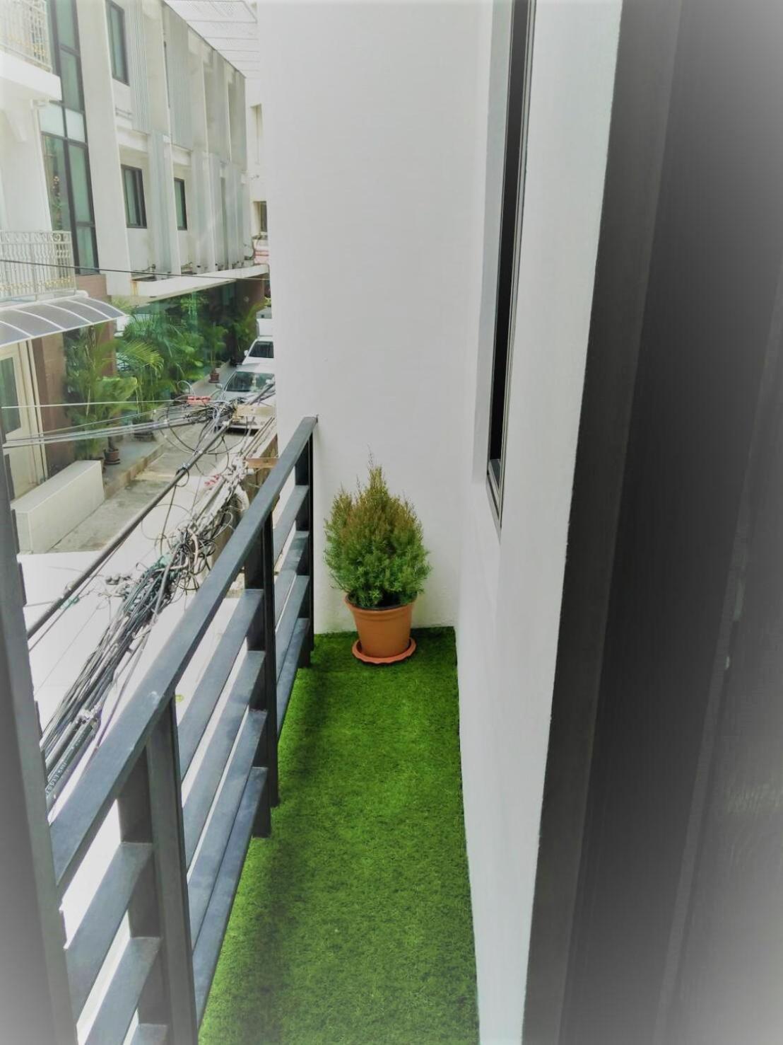 Studio with Balcony photo 3