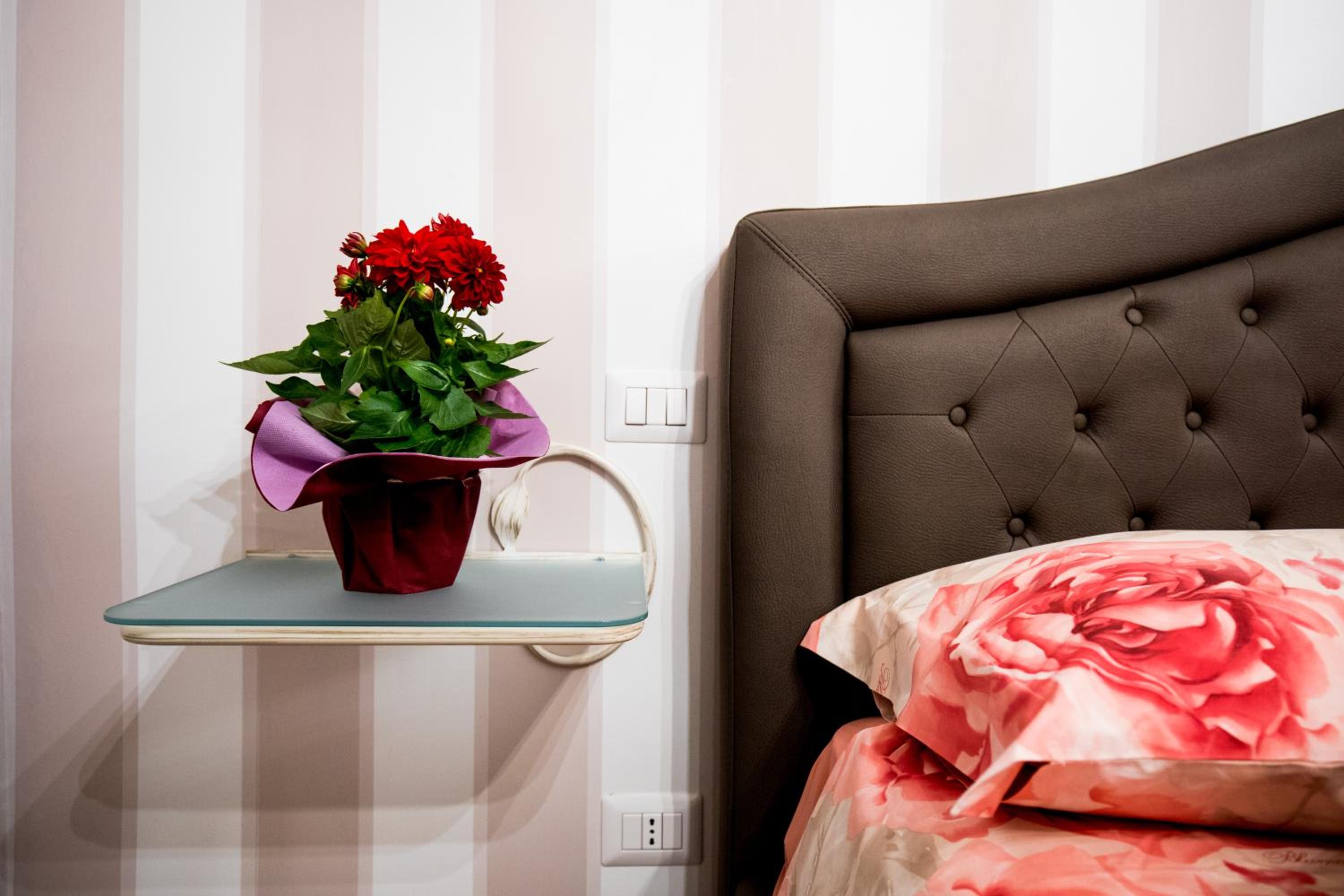 Standard Double Room - Photo 2