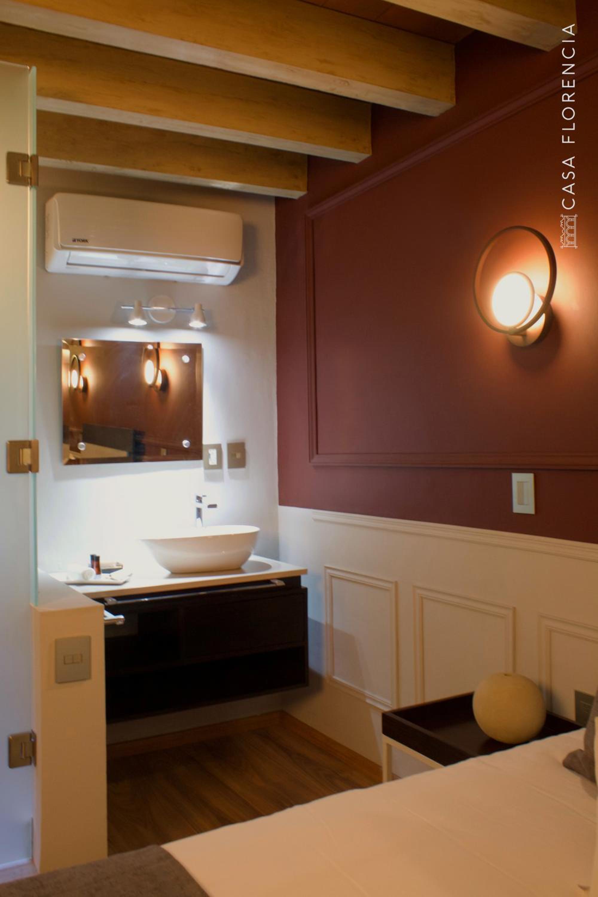 Queen Suite - Photo 4