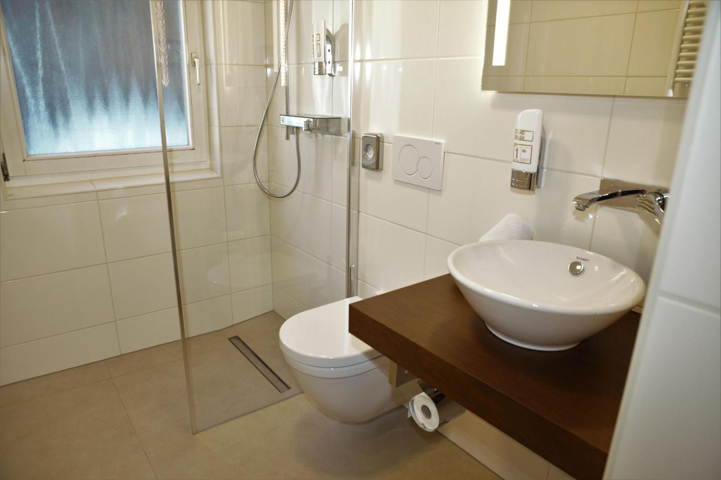 King Room - Disability Access photo 3