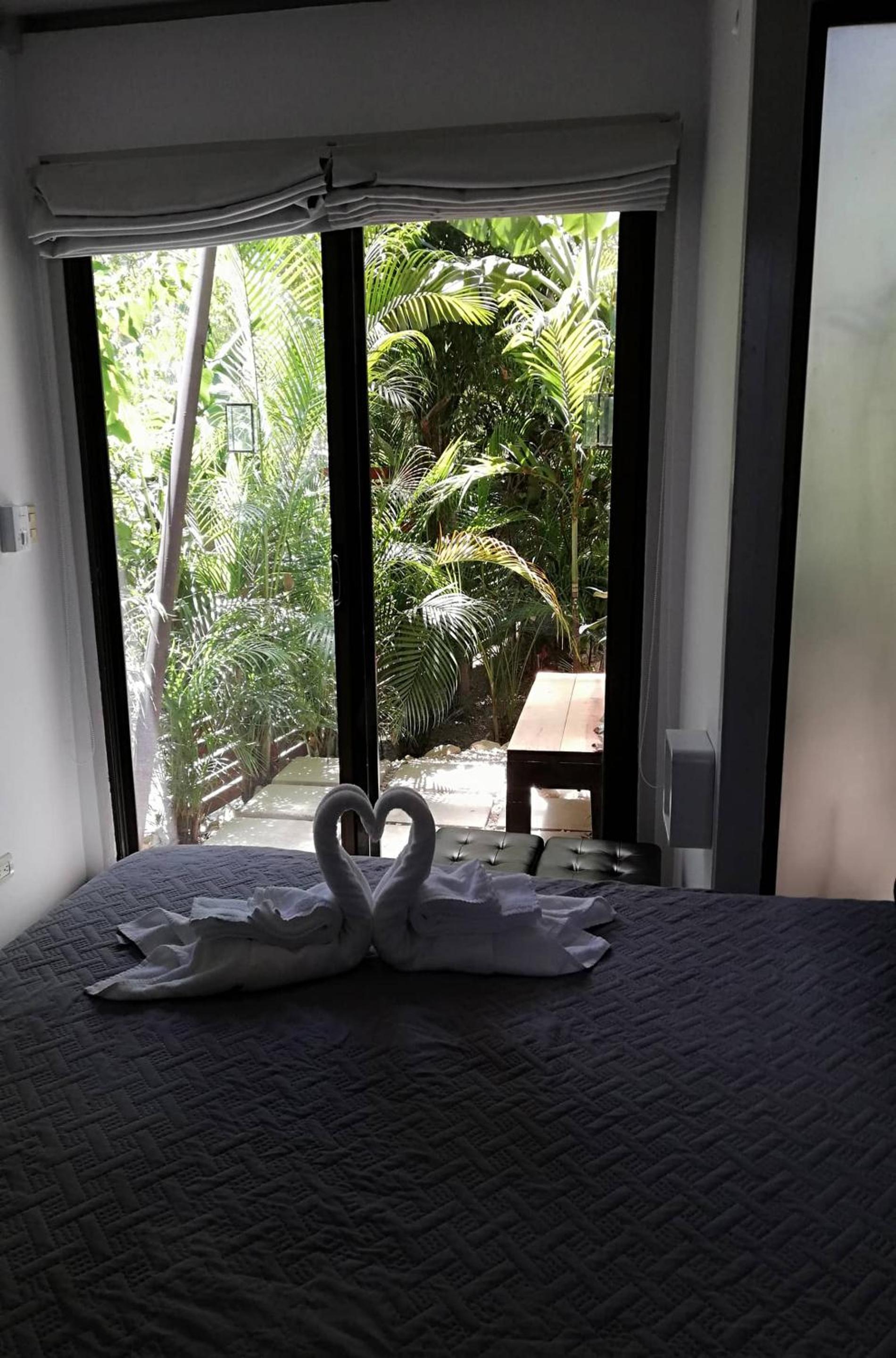 Shipping Container Double Room with Terrace