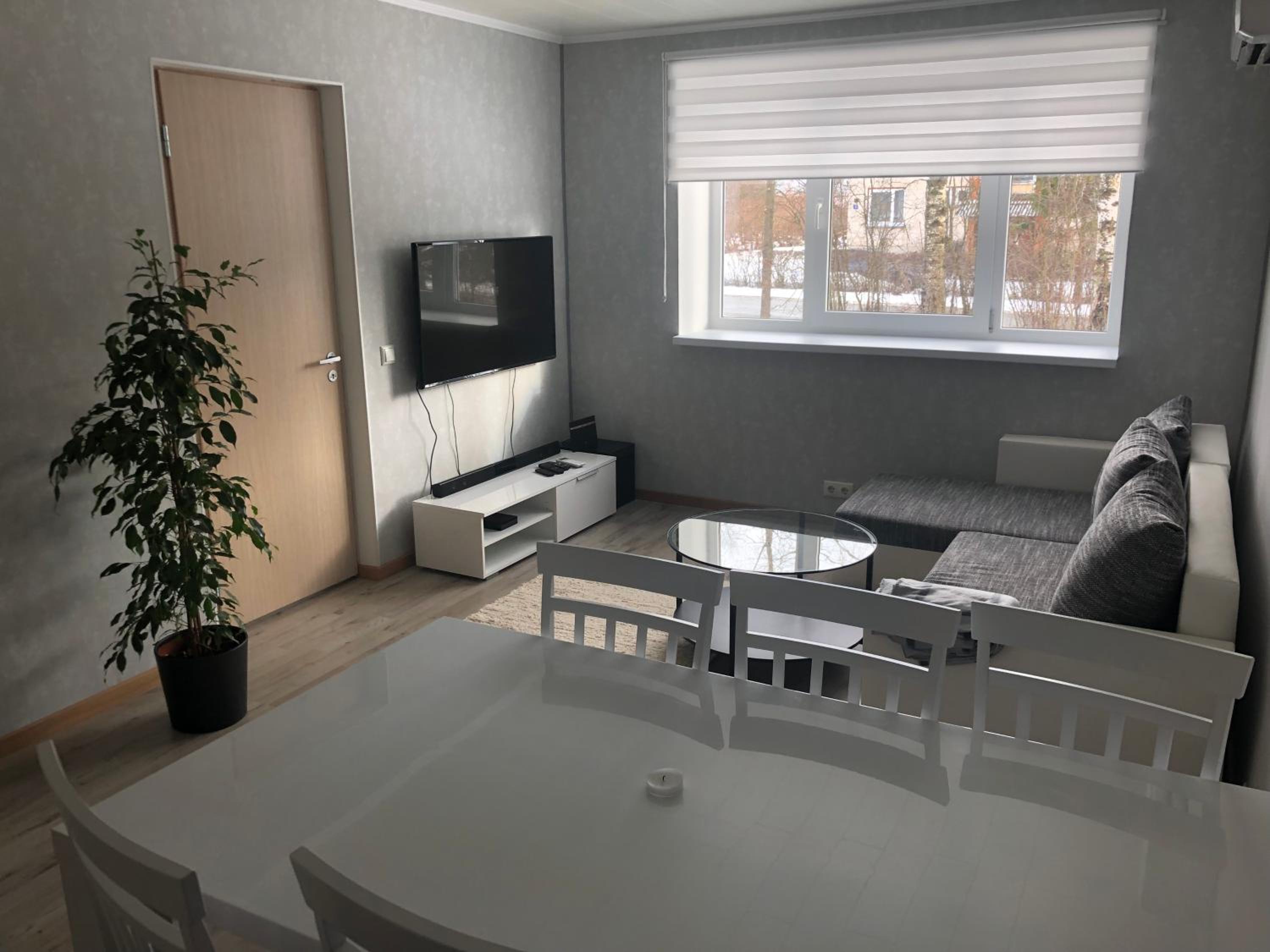 One-Bedroom Apartment photo 1