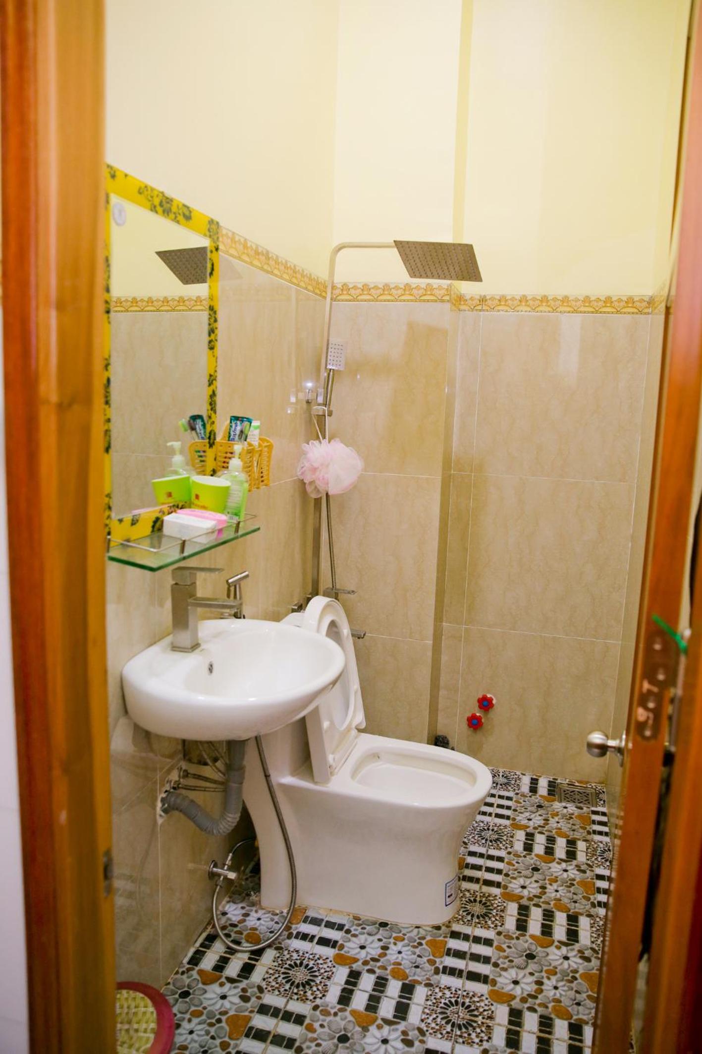 Deluxe Room (2 Adults + 1 Child) - Photo 5