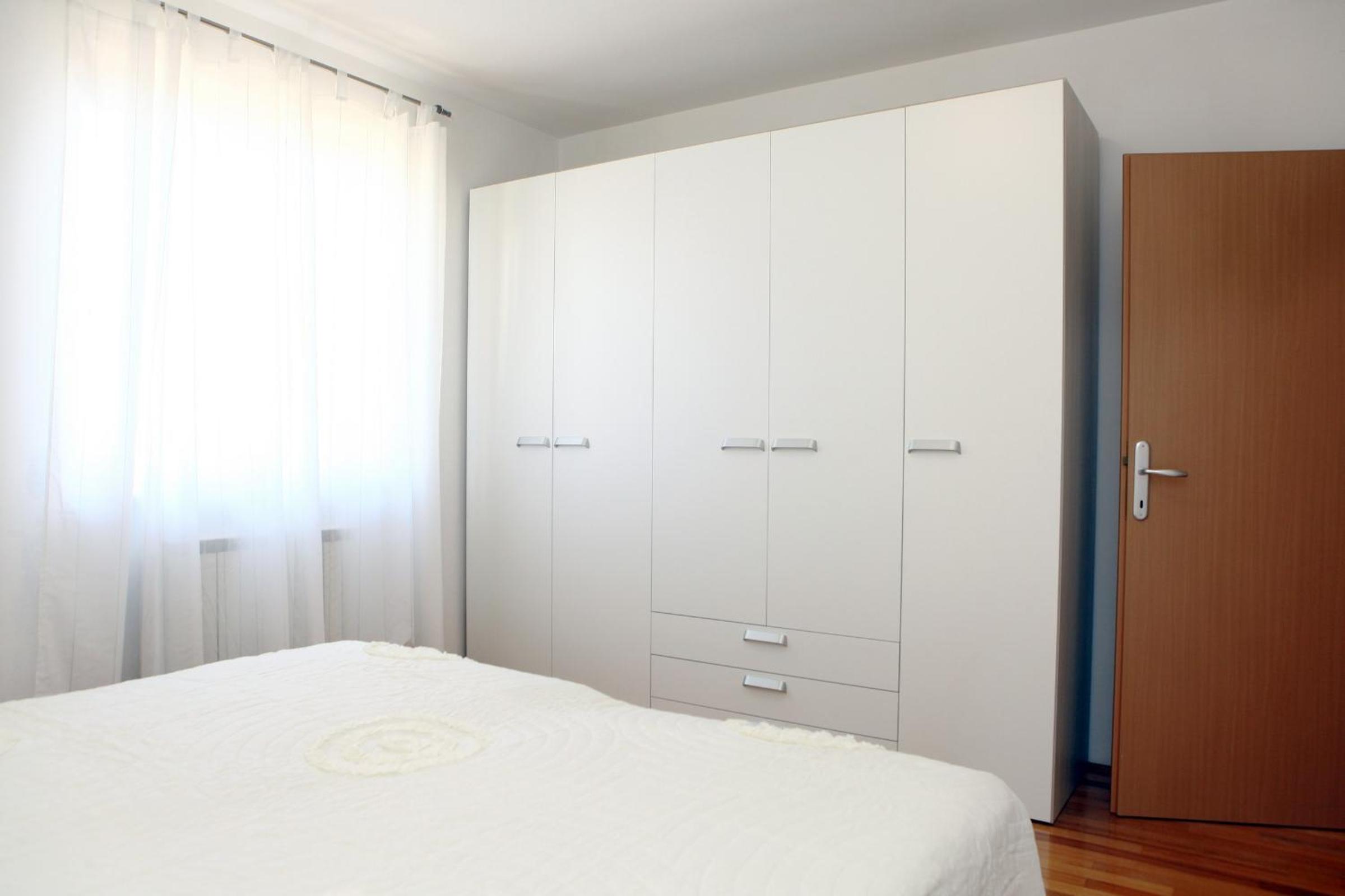Two-Bedroom Apartment - Photo 4