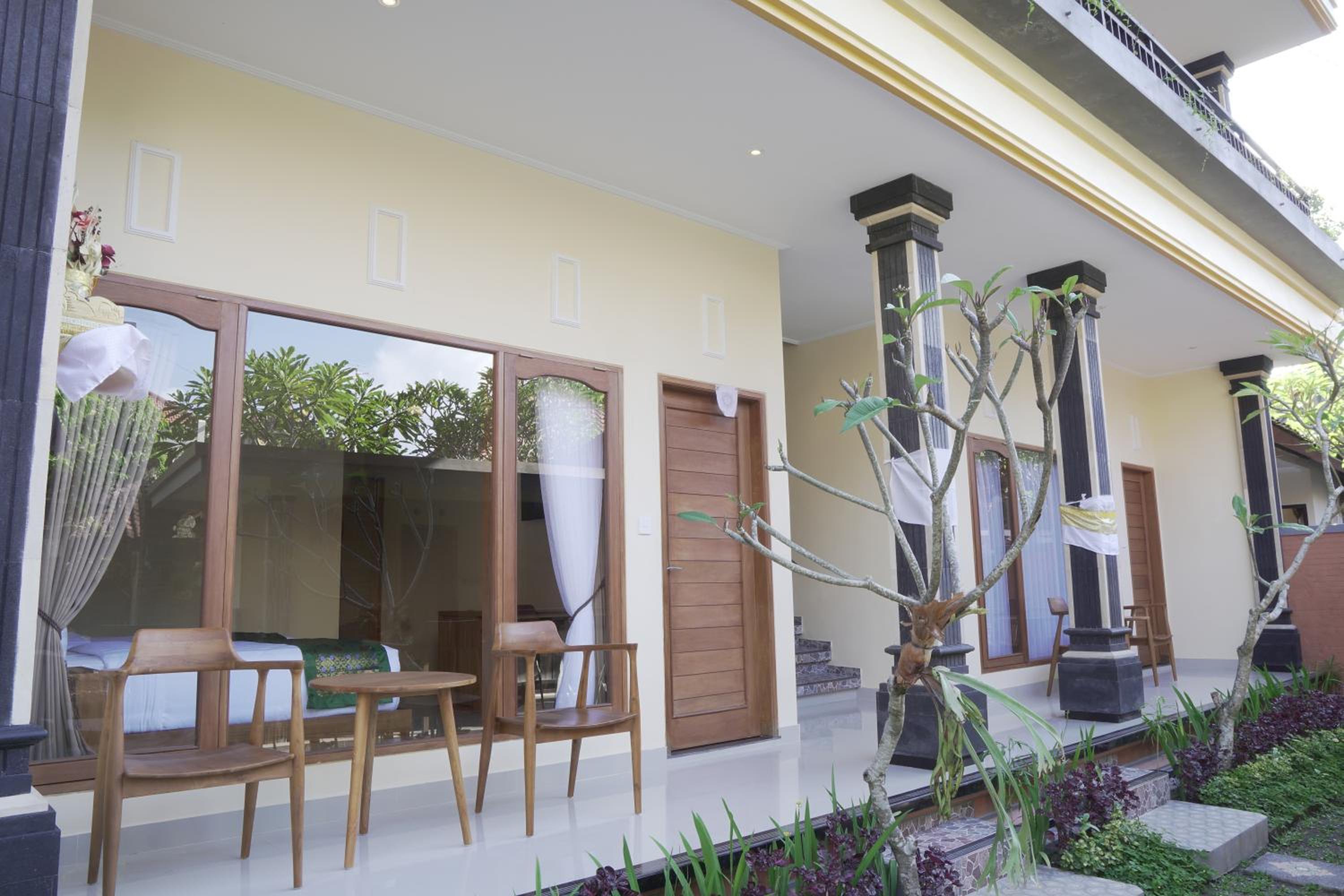 Deluxe Double Room with Balcony - Photo 8