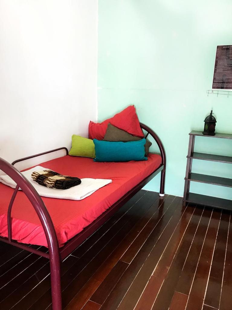 Single Room with Shared Shower and Toilet photo 2