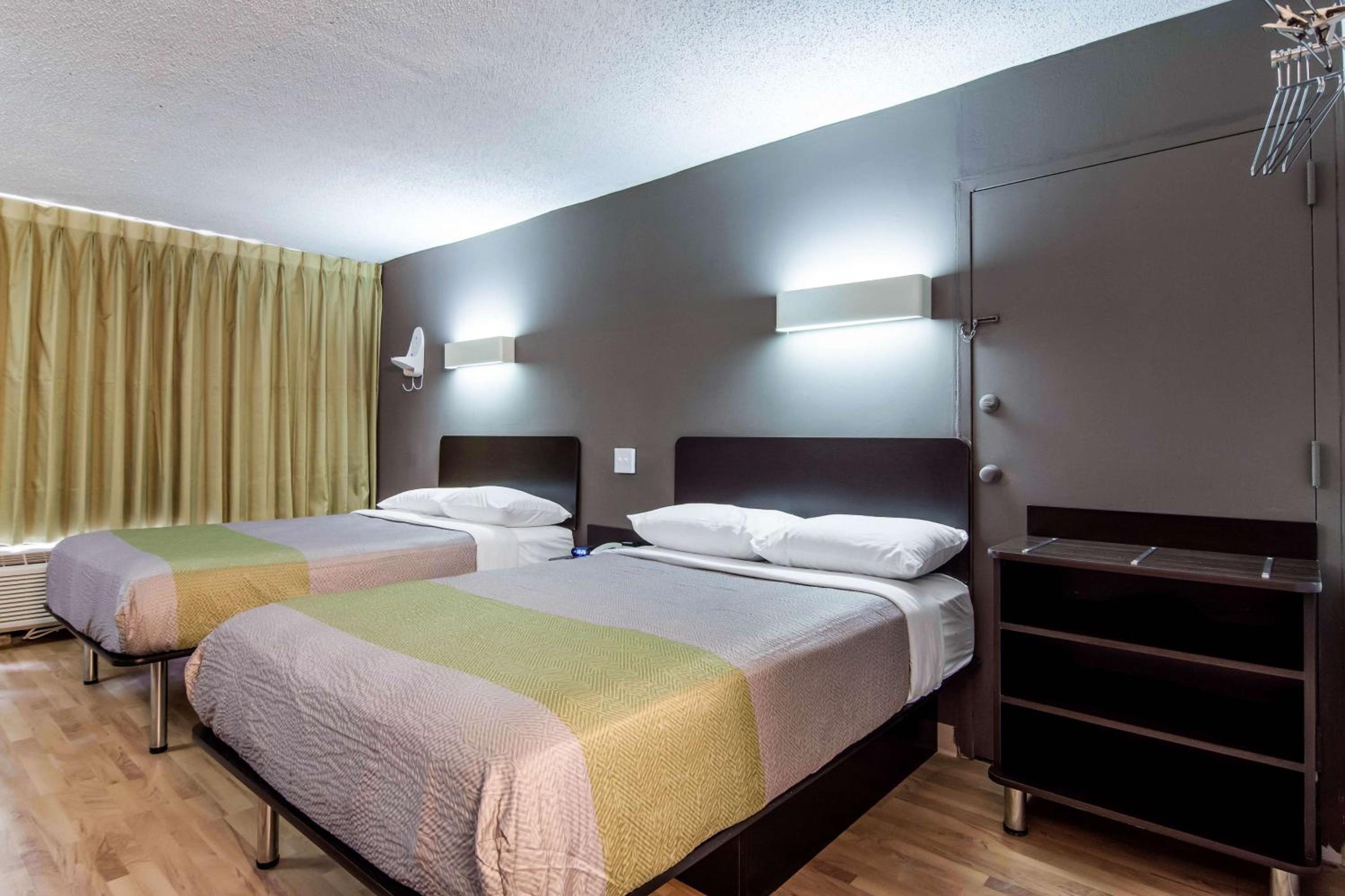 Deluxe Quadruple Room - Non-Smoking photo 1