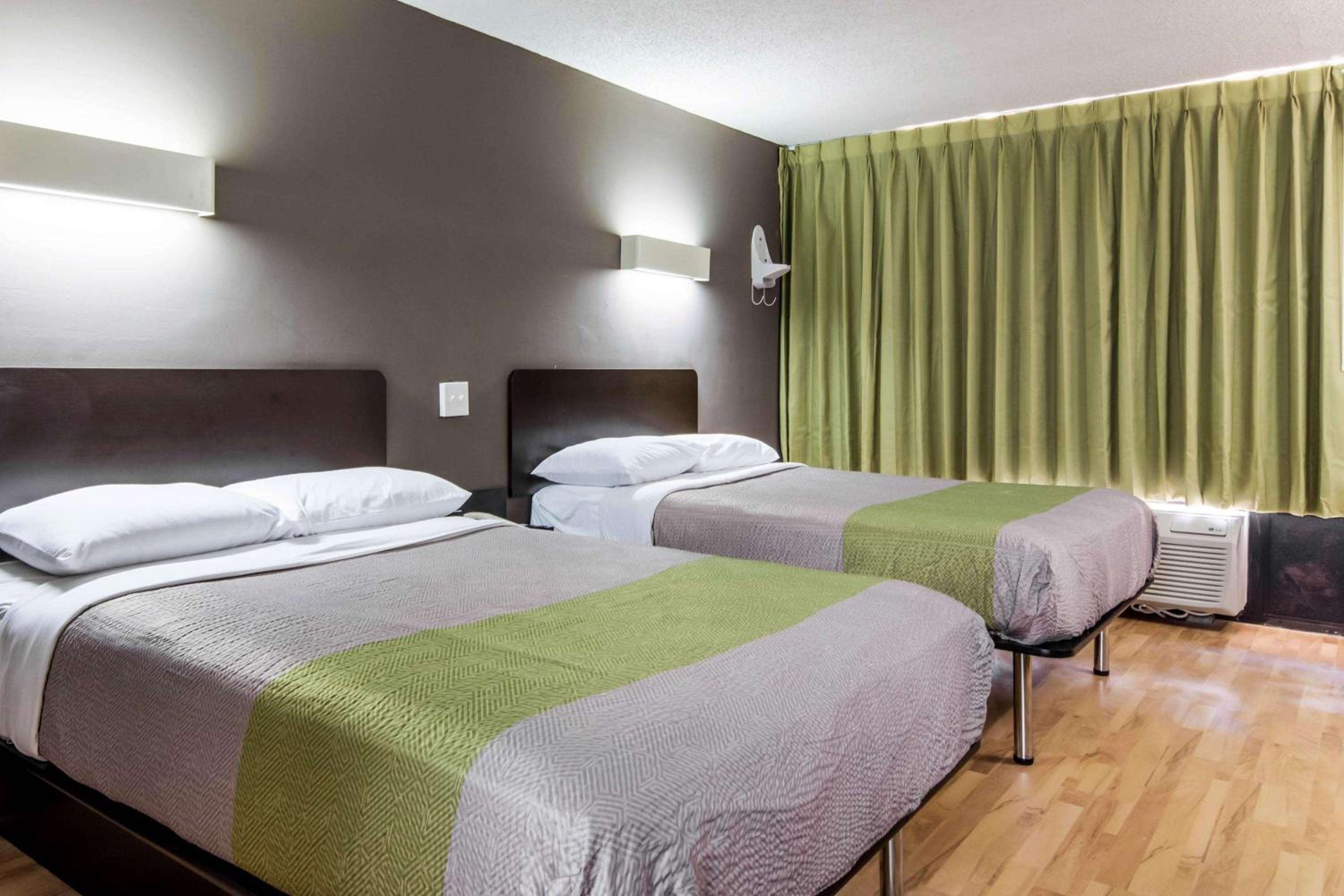 Deluxe Quadruple Room - Non-Smoking photo 3