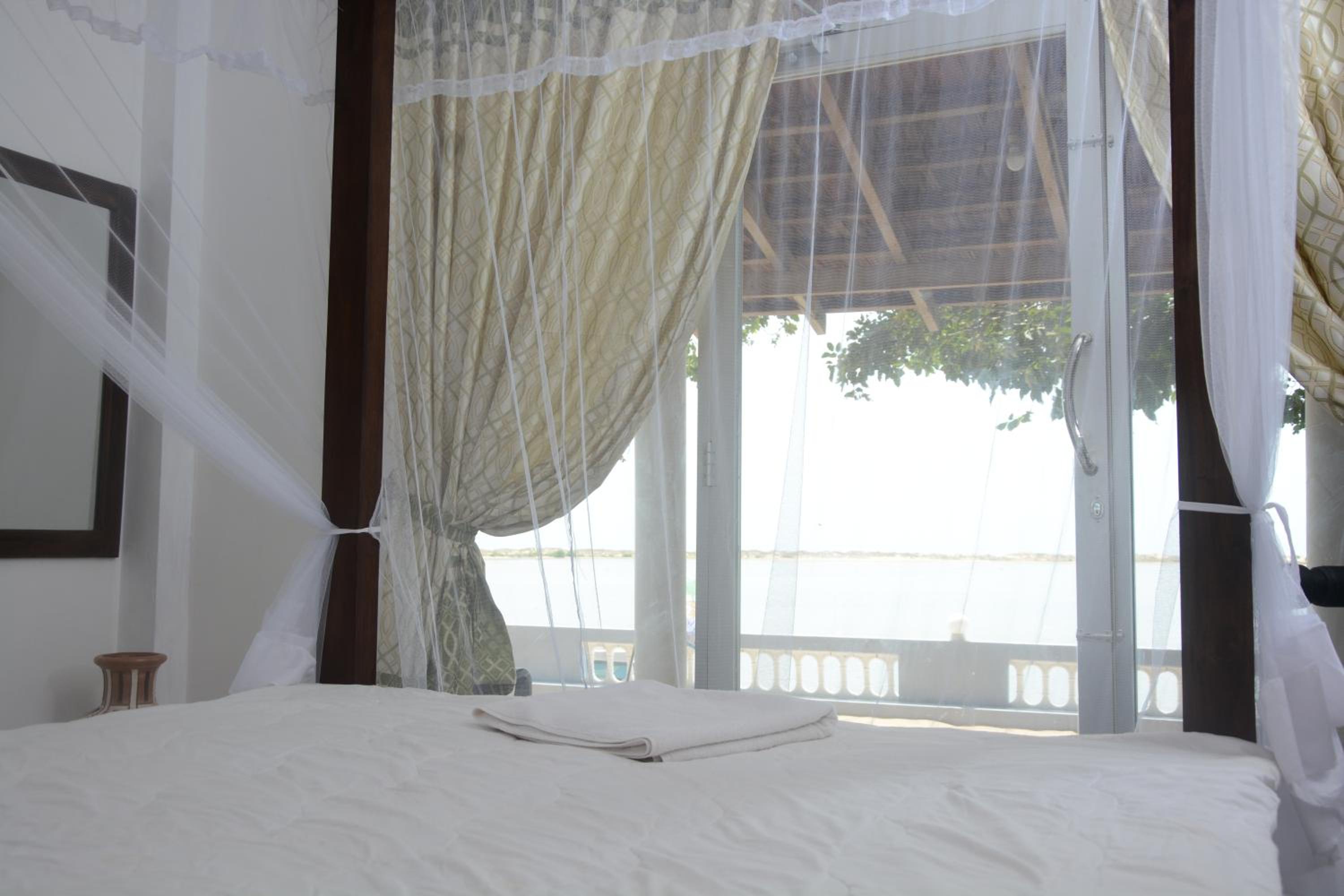 Deluxe Double Room with Balcony and Sea View - Photo 4
