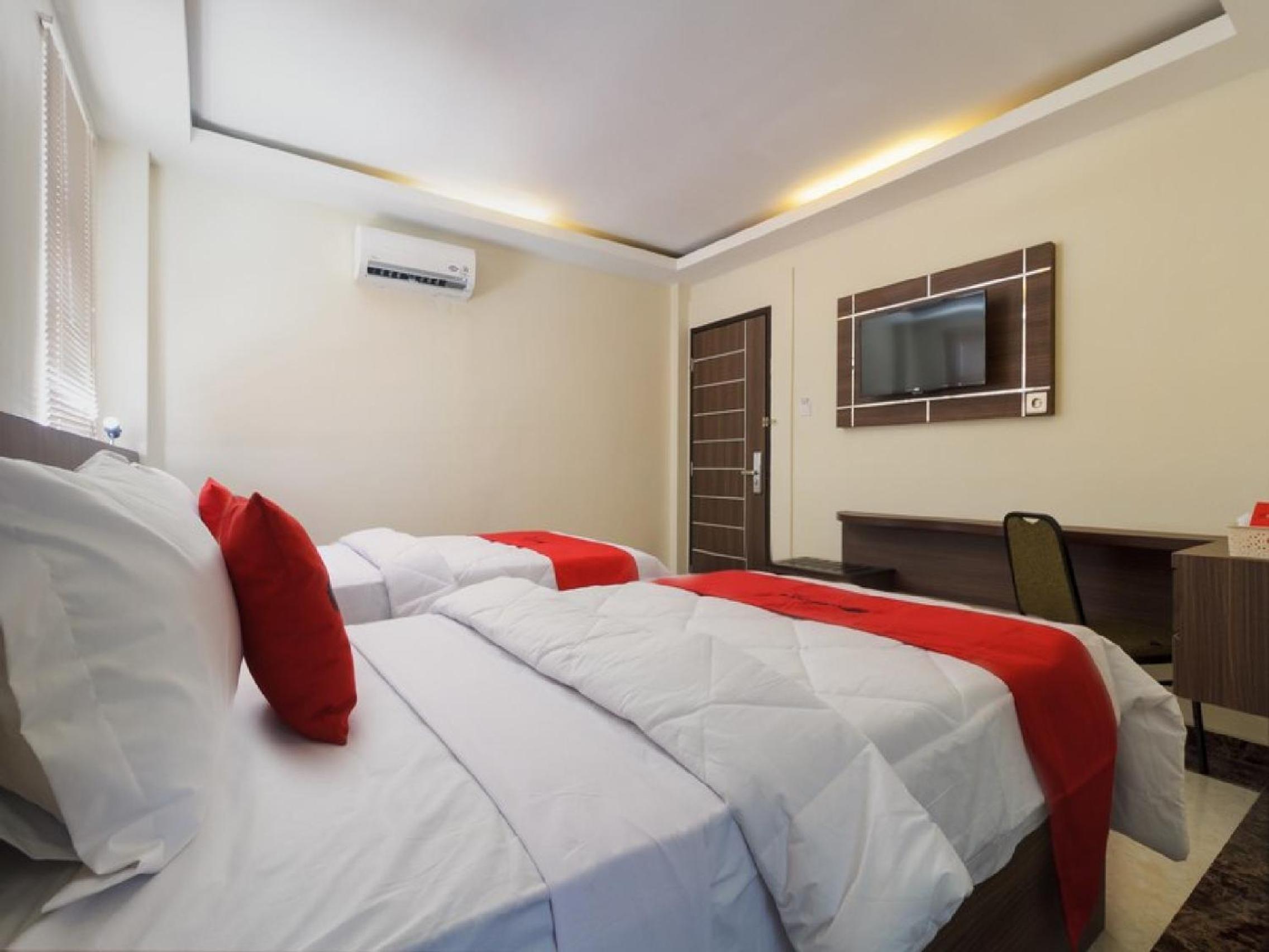Large Twin Room - Photo 5