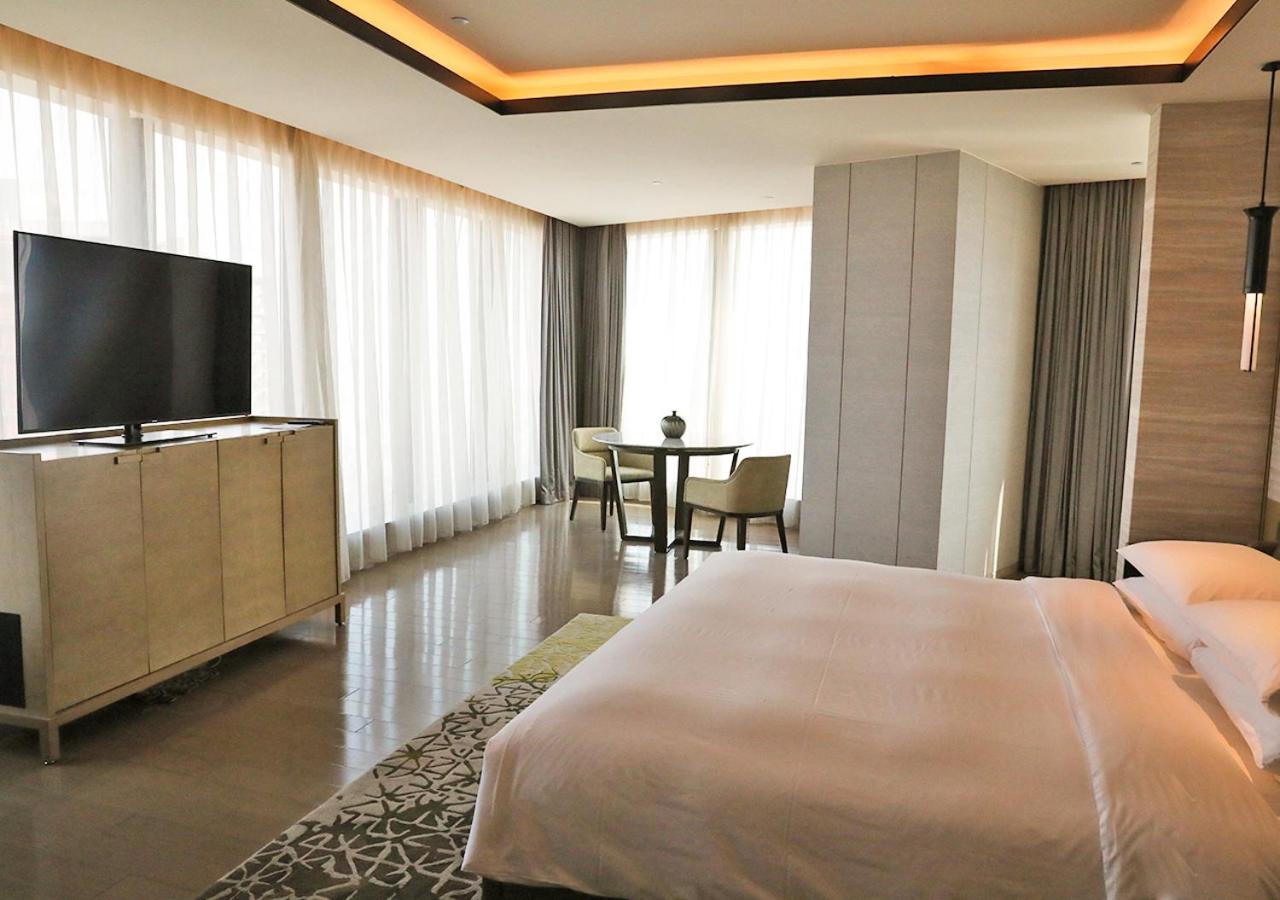 Diplomat Suite