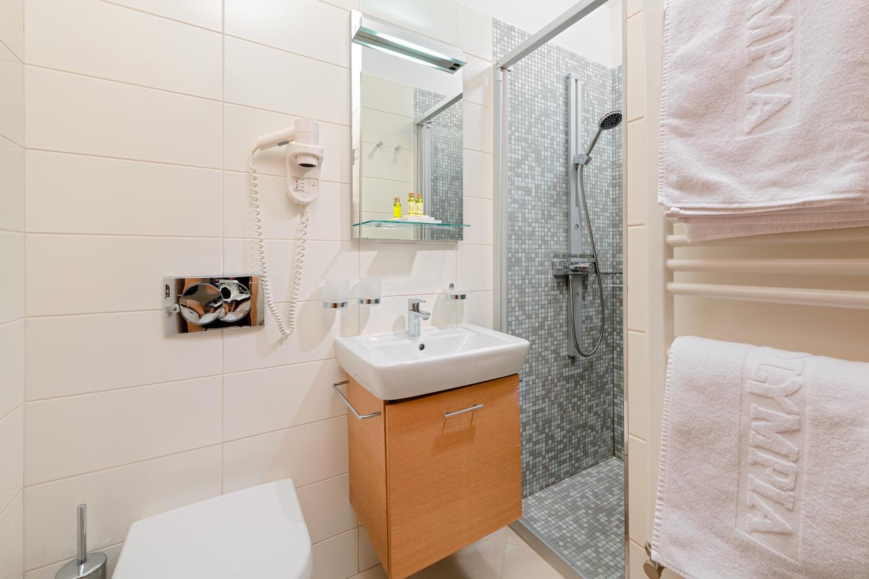 Classic Double or Twin Room photo 3