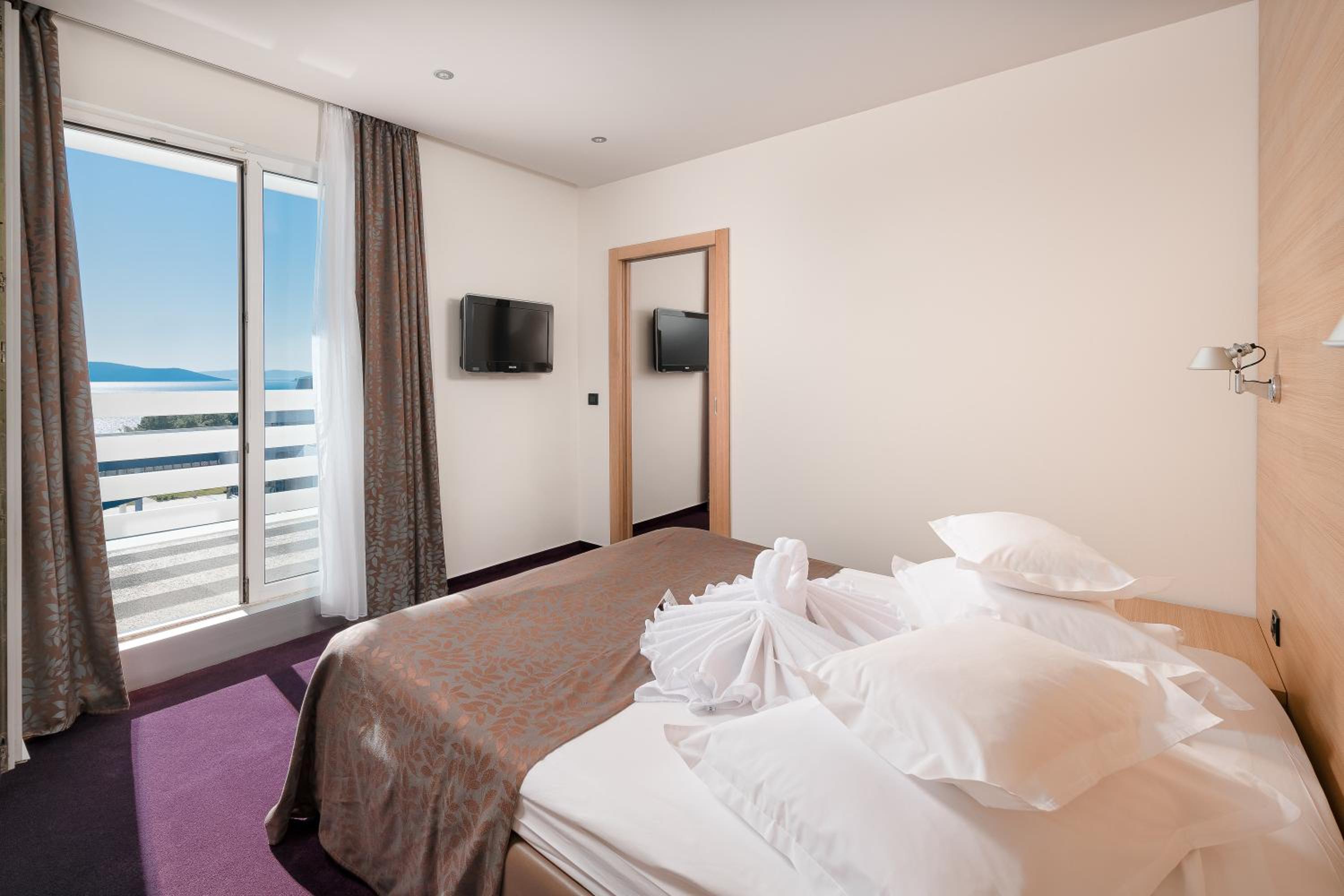 Deluxe Junior Suite