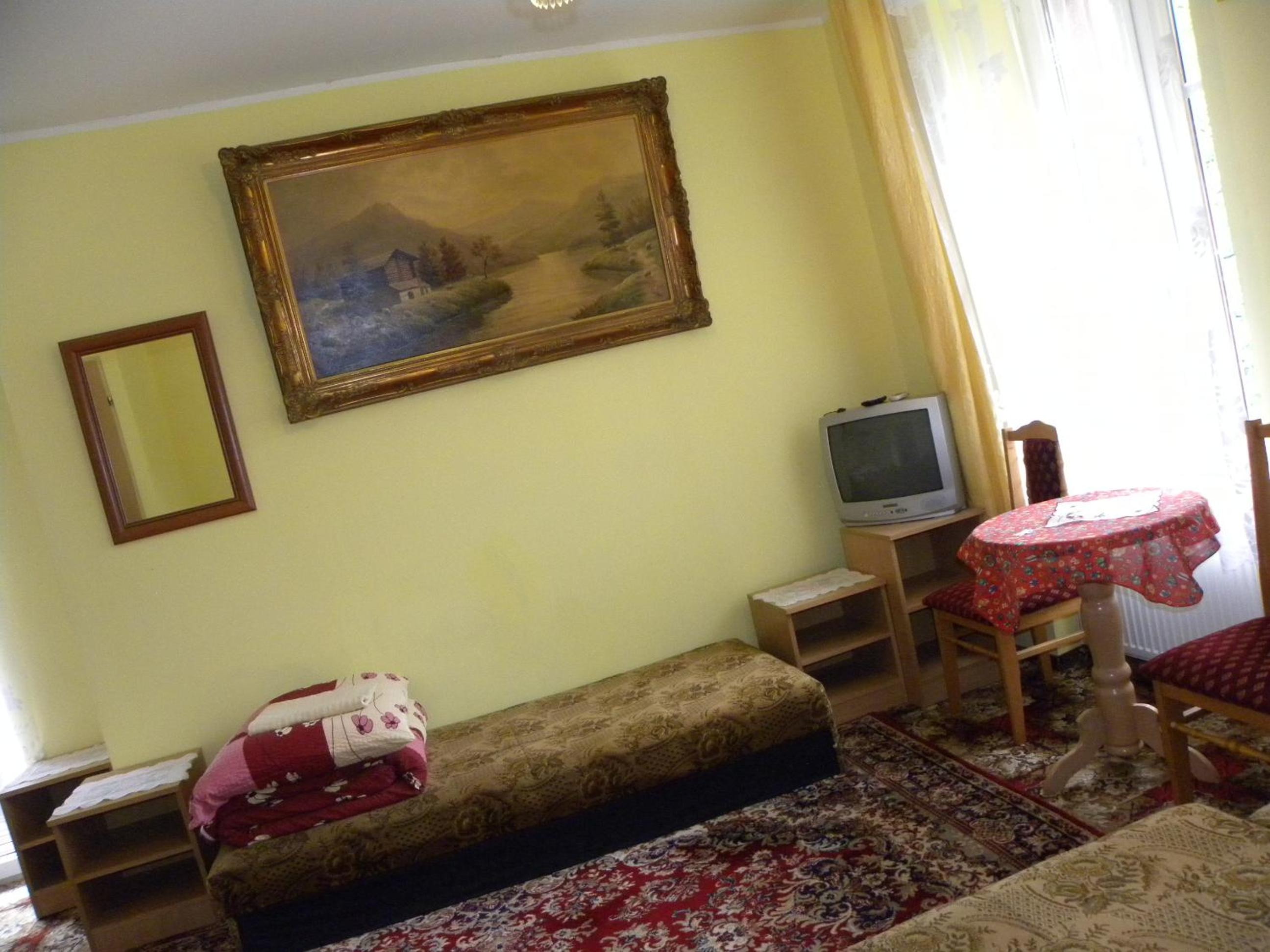 Quadruple Room (2 Adults + 2 Children) photo 3