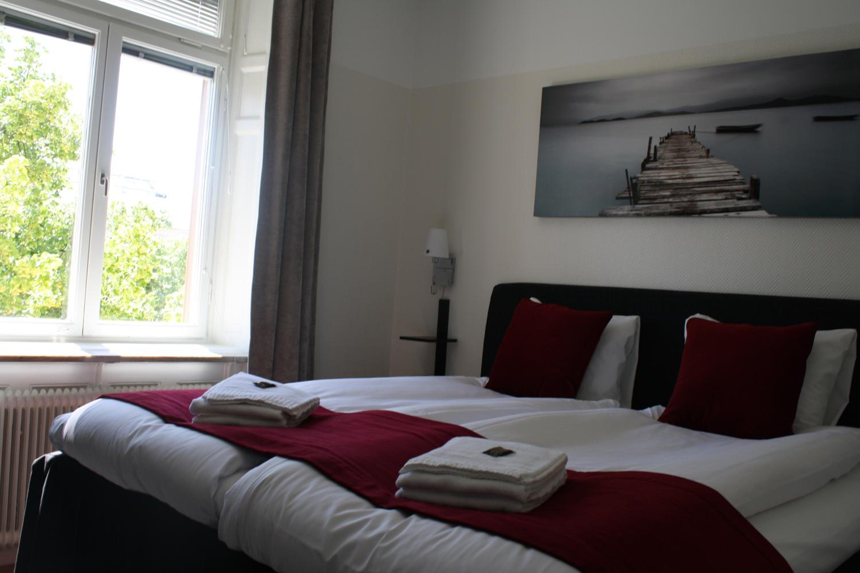 Double Room - Photo 9