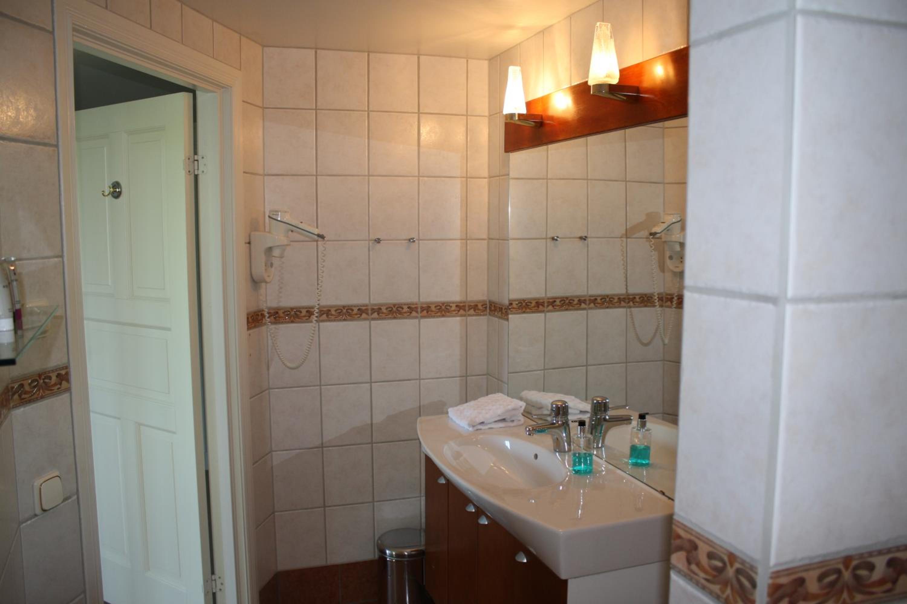 Suite - Photo 6