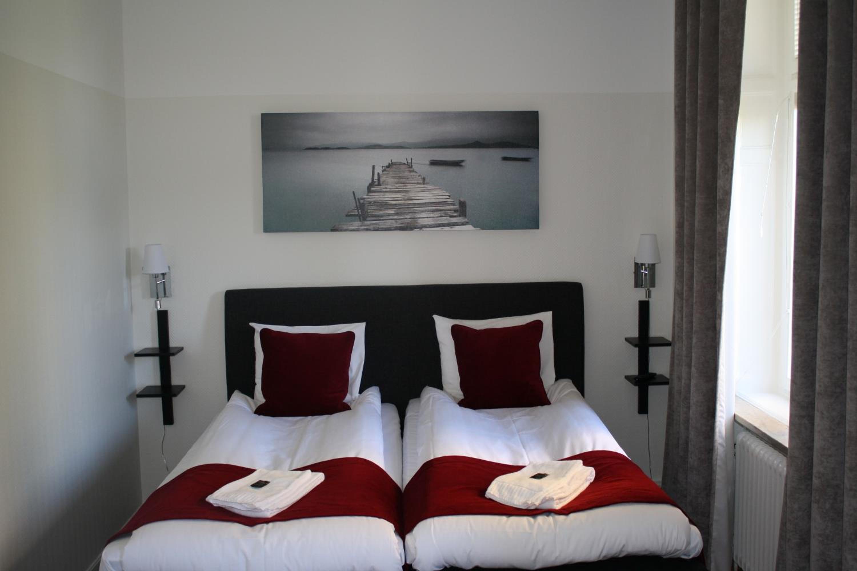 Twin Room - Photo 1