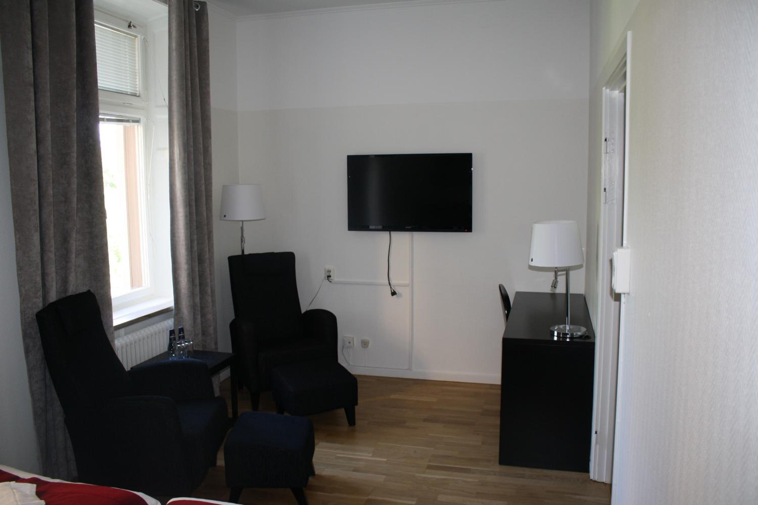 Twin Room - Photo 4