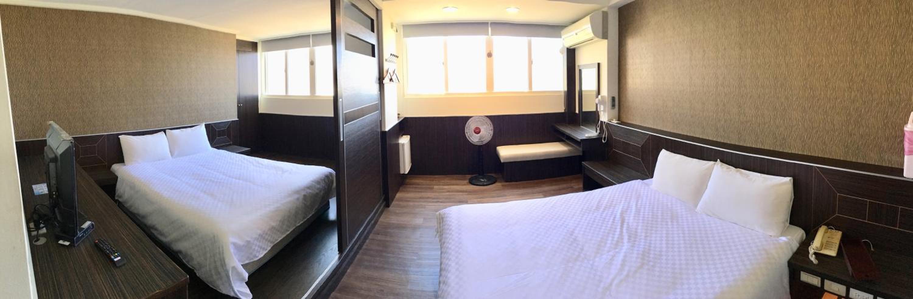 Deluxe Family Room with Sea View photo 1