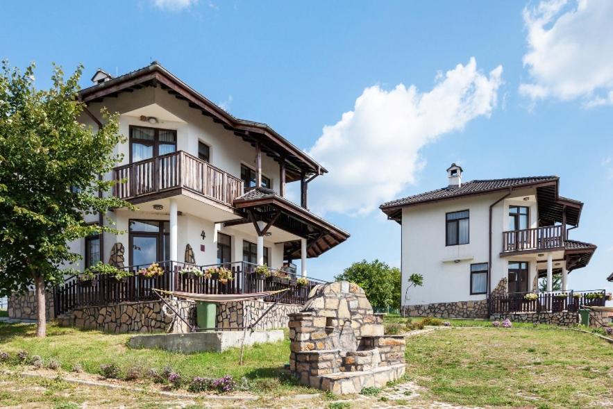Villa photo 2