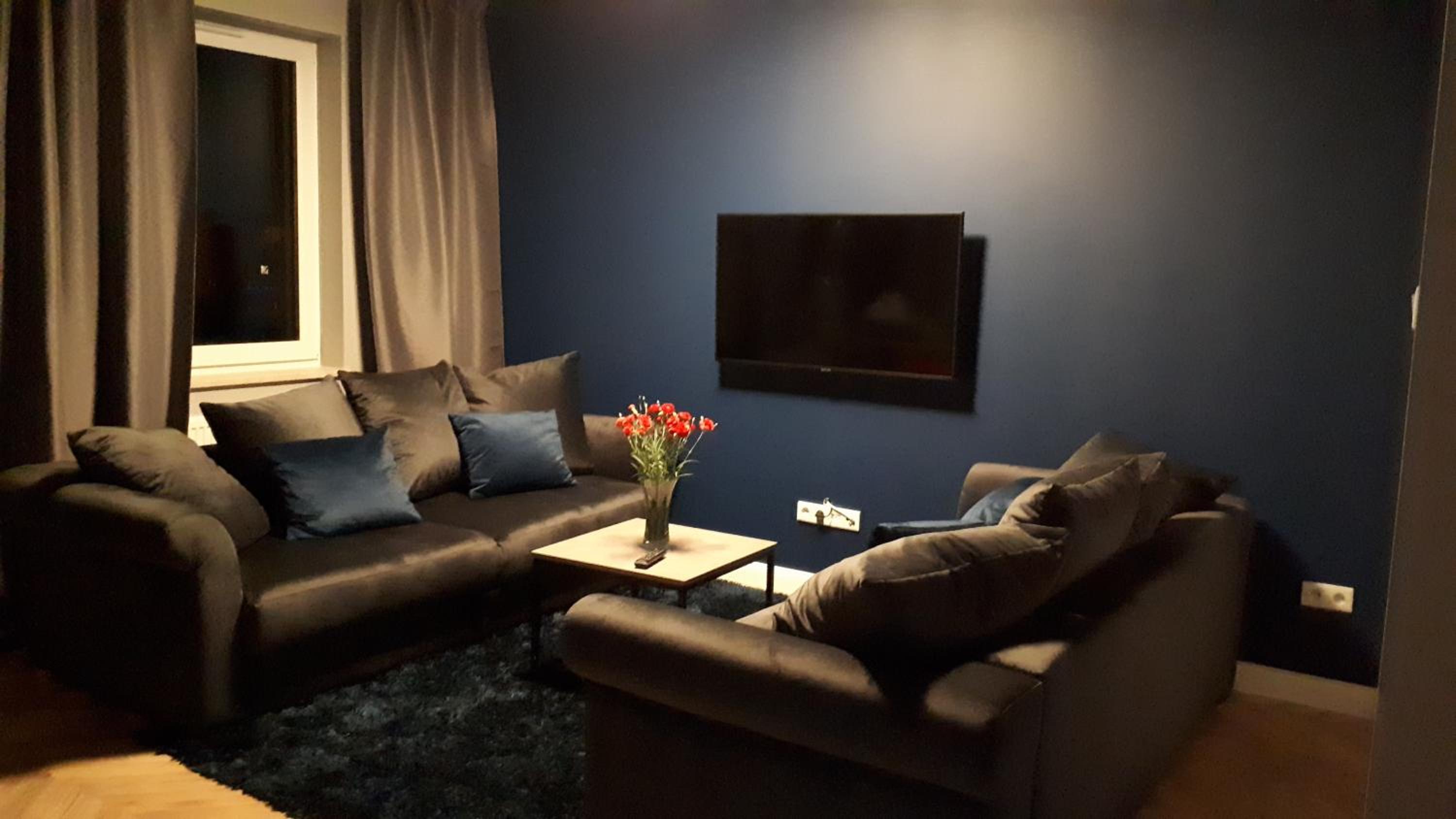 One-Bedroom Apartment - Photo 1