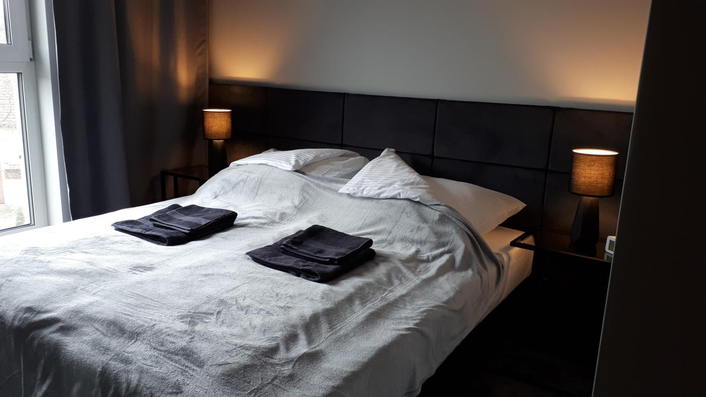 One-Bedroom Apartment - Photo 2