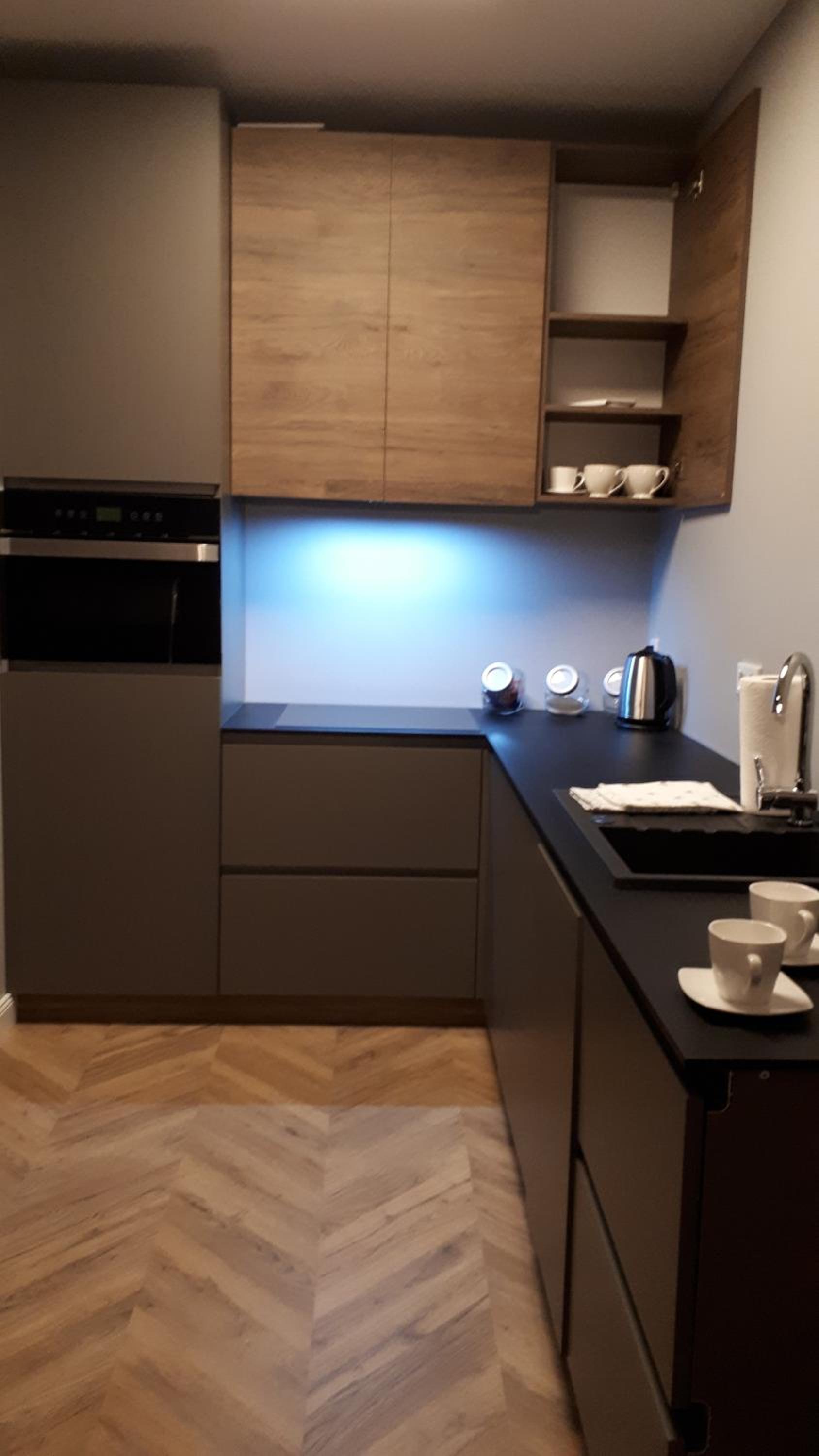 One-Bedroom Apartment - Photo 3