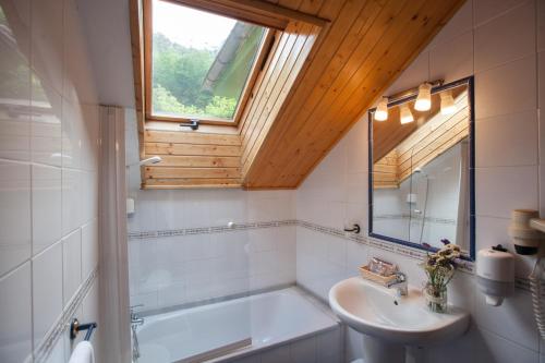 Triple Room with Mountain View - Photo 13