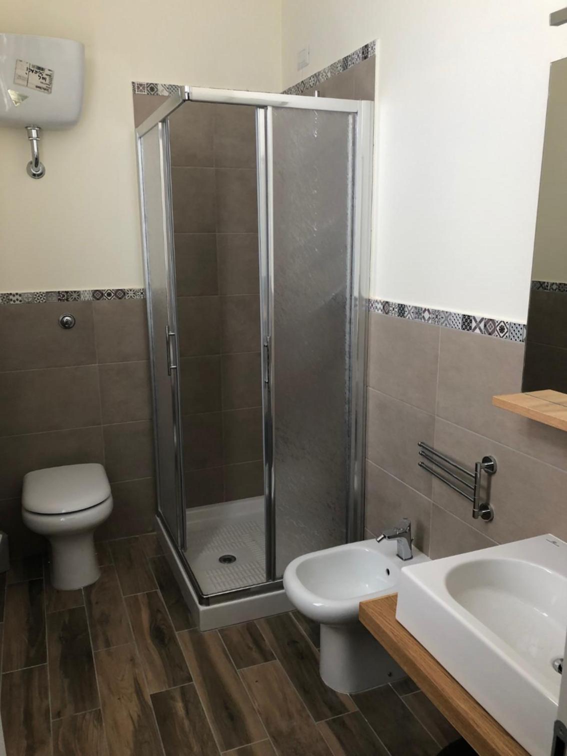Quadruple Room with Private Bathroom - Photo 2