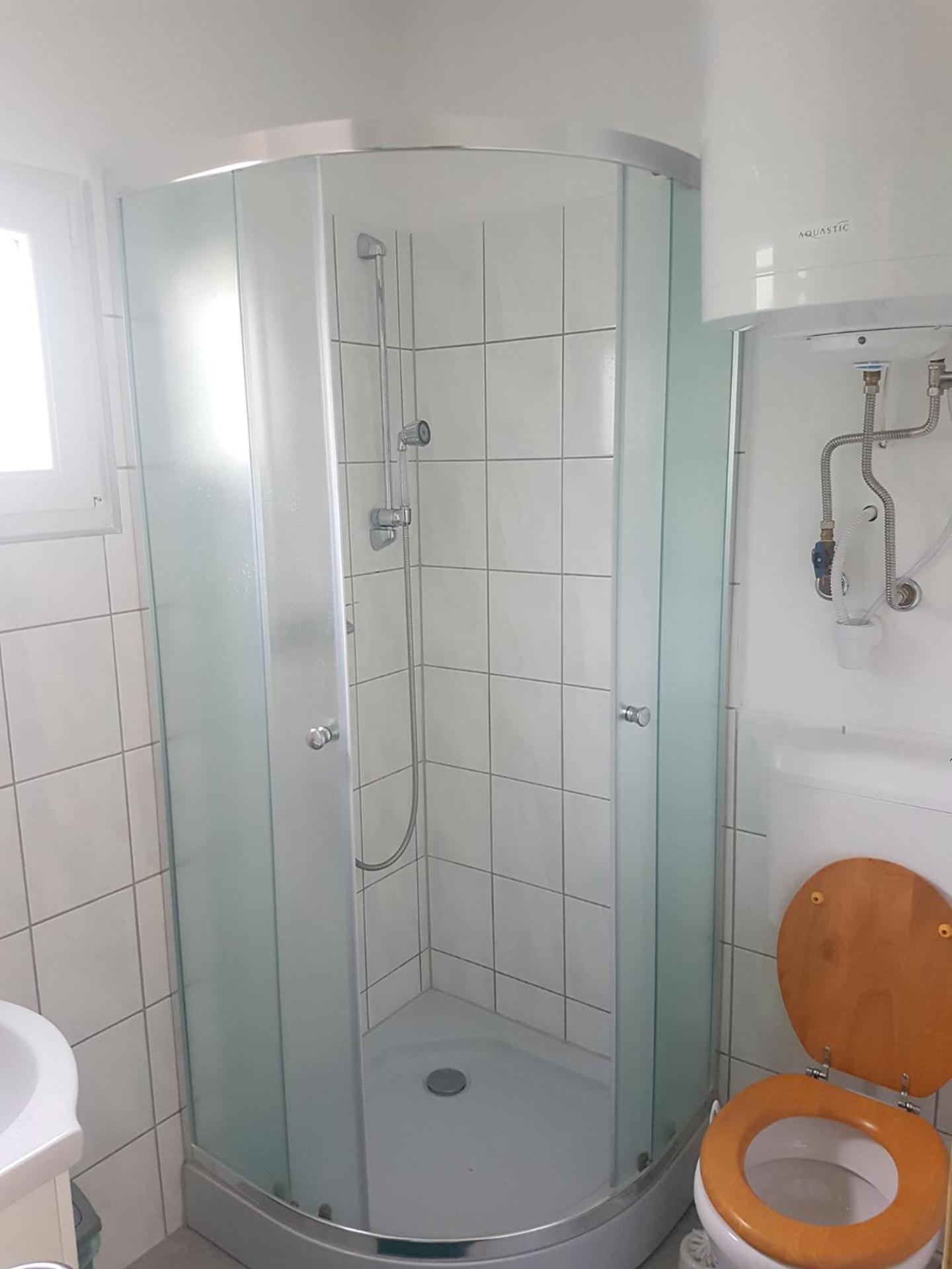Mobile Home photo 3