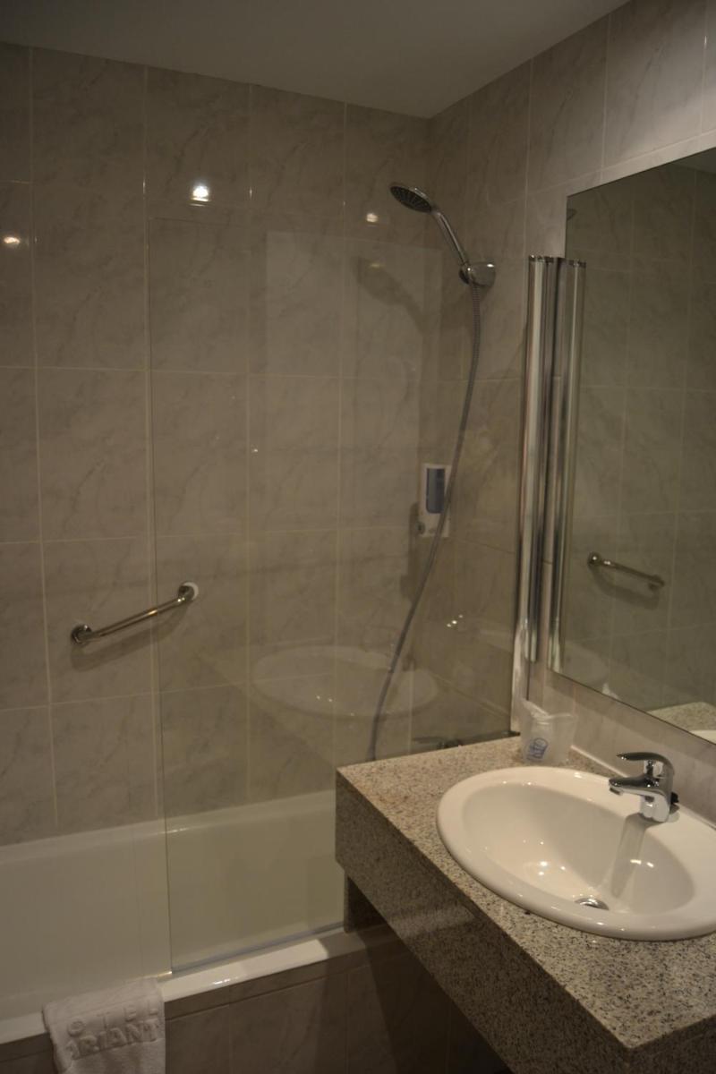 Double Room with Lateral Sea View (2 adults)