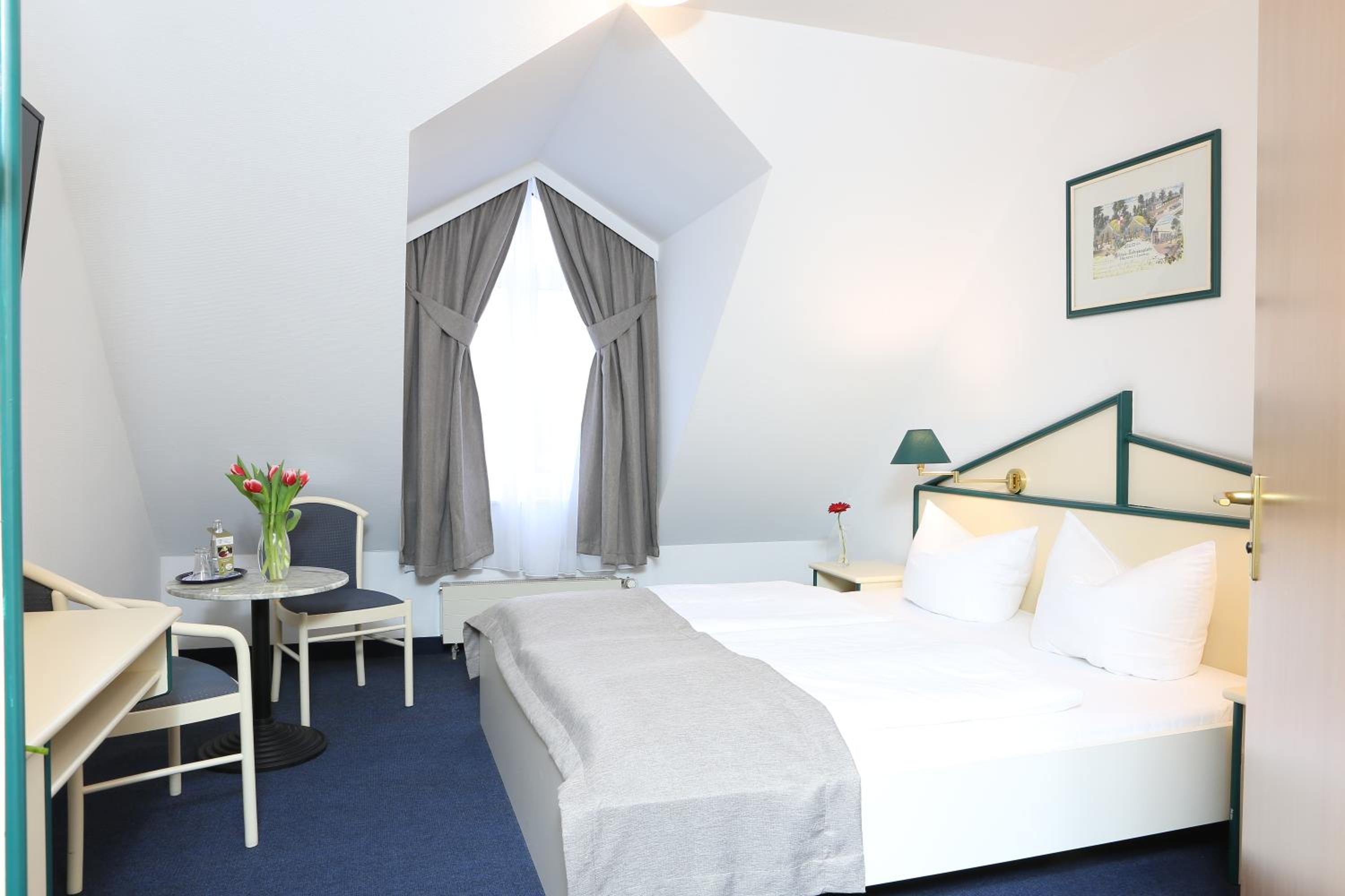 Economy Double Room photo 3