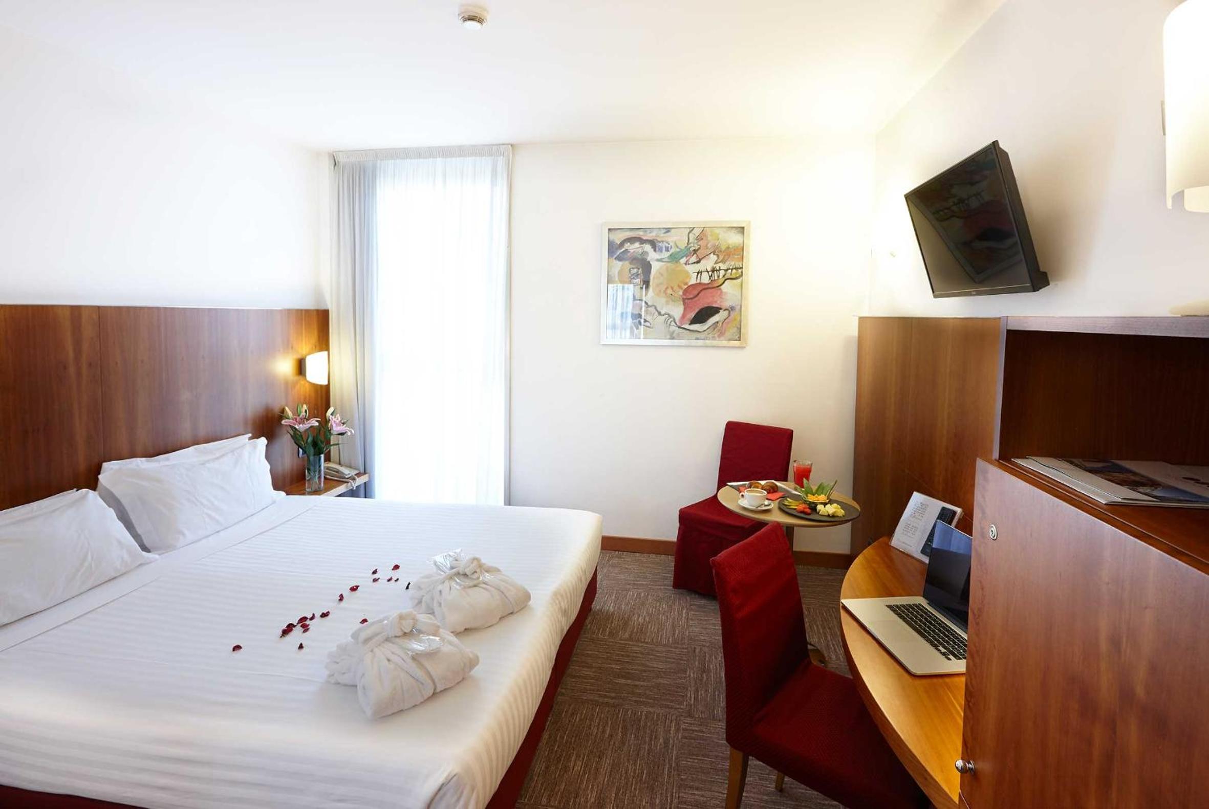 Standard Double Room - Photo 1