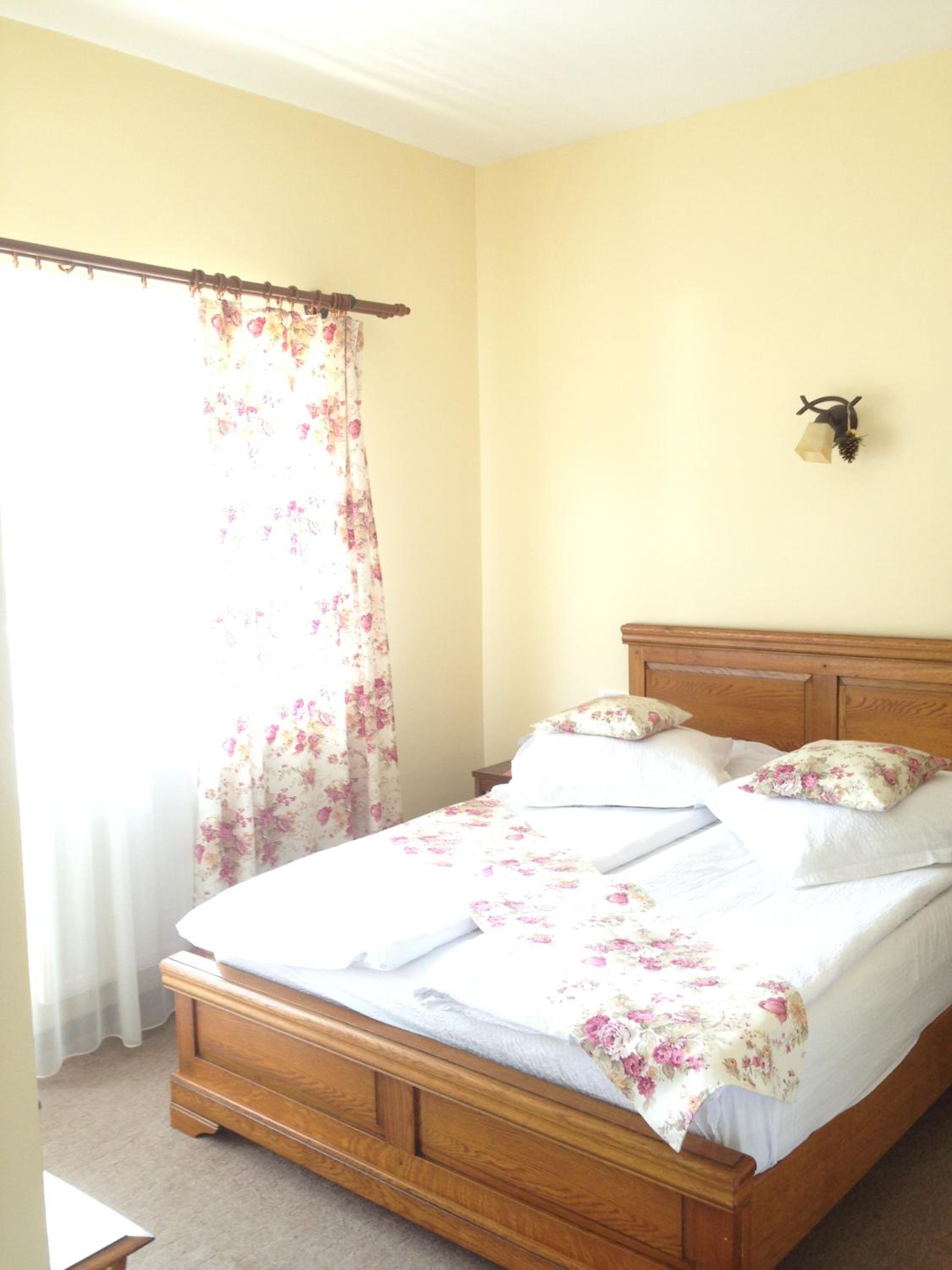 Double Room with Balcony - Photo 2