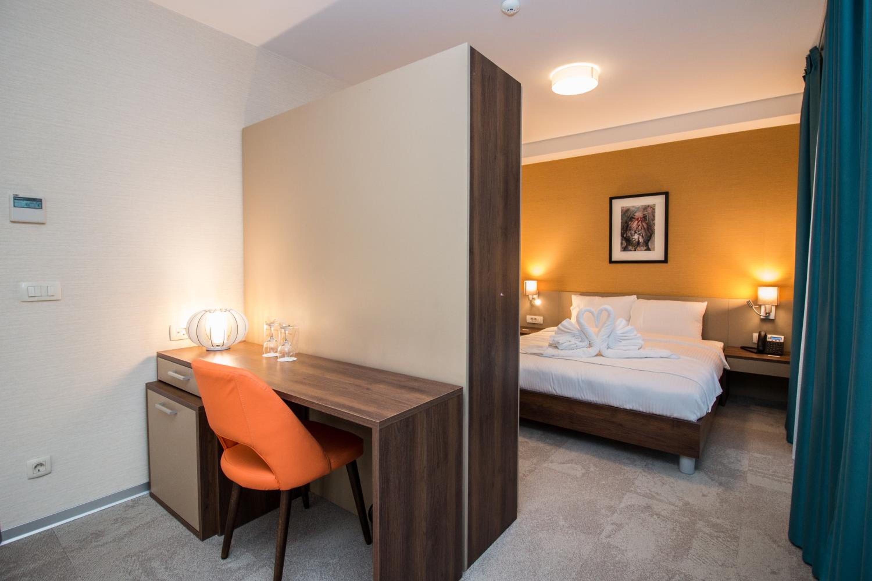 Deluxe Double Room - Photo 1