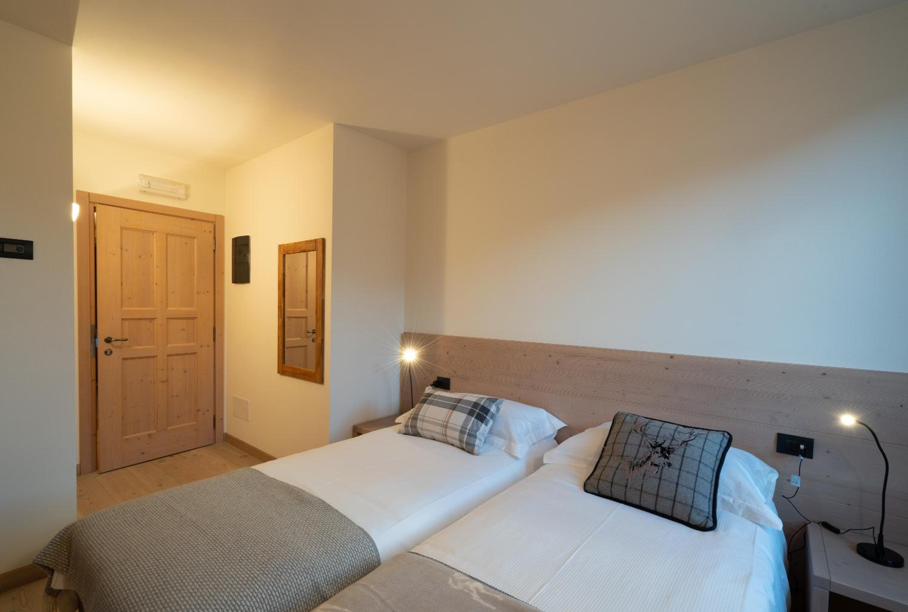 Twin Room with Terrace - Photo 2