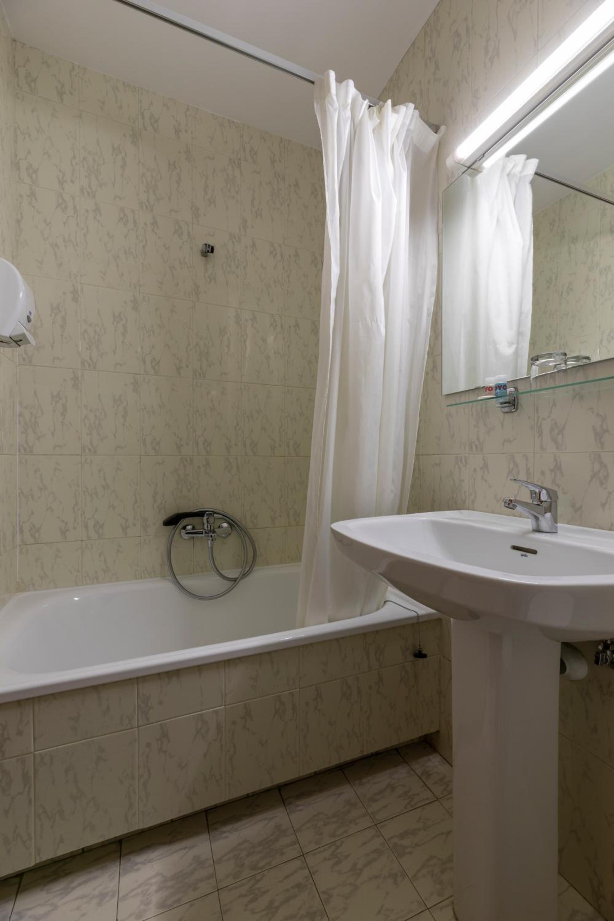 Single Room photo 2