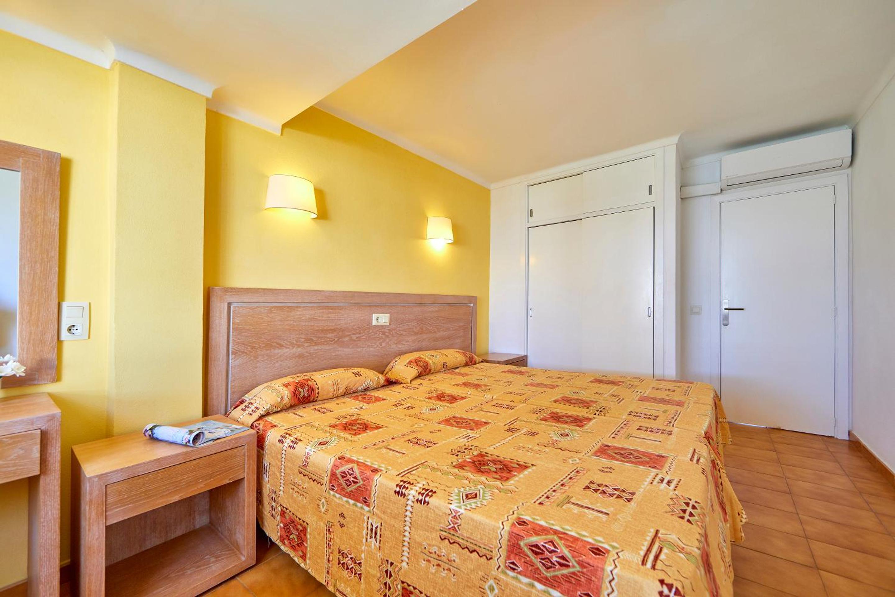 Apartamento de Dos Habitaciones Solo Alojamiento