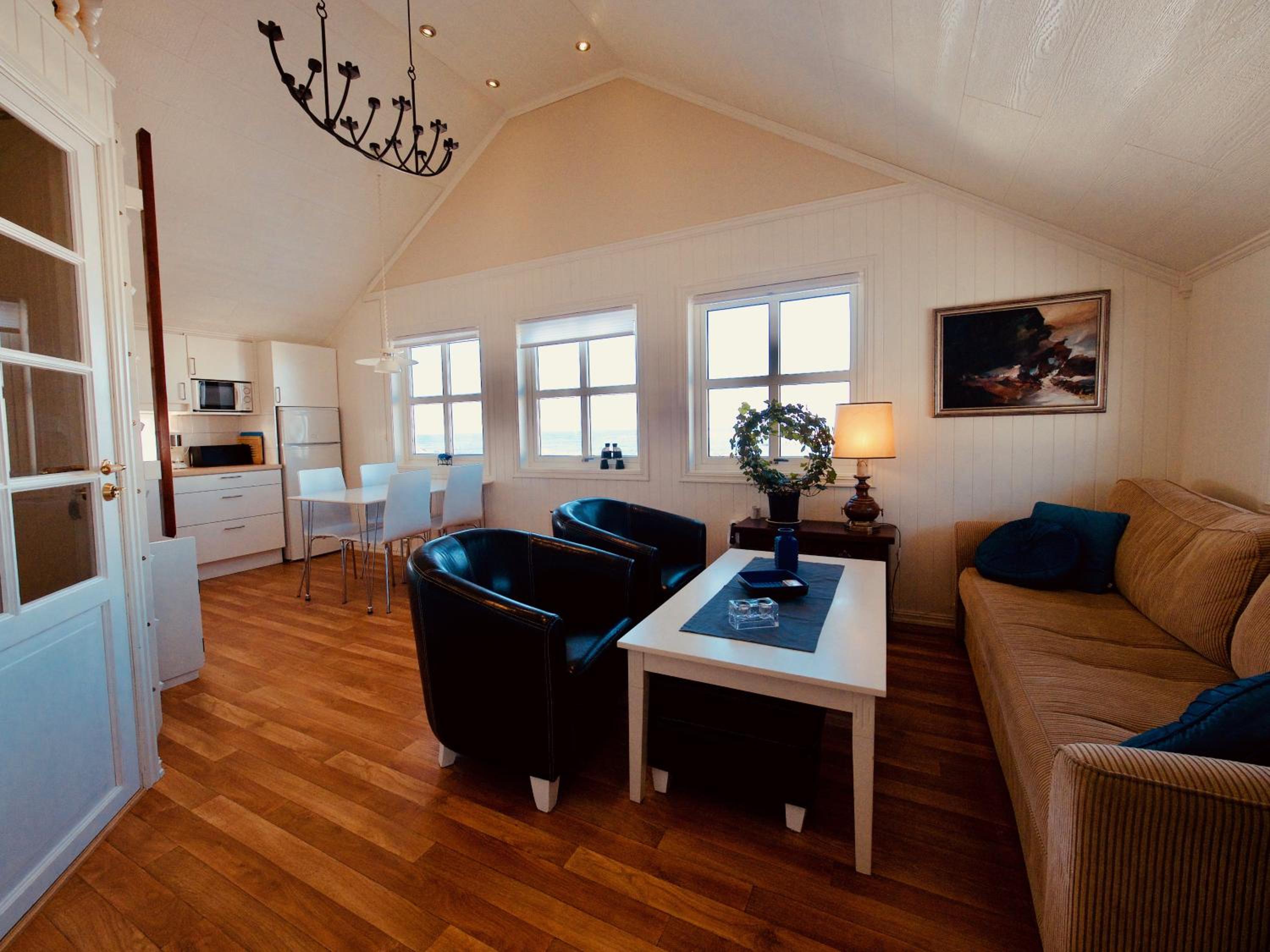One-Bedroom Apartment photo 1