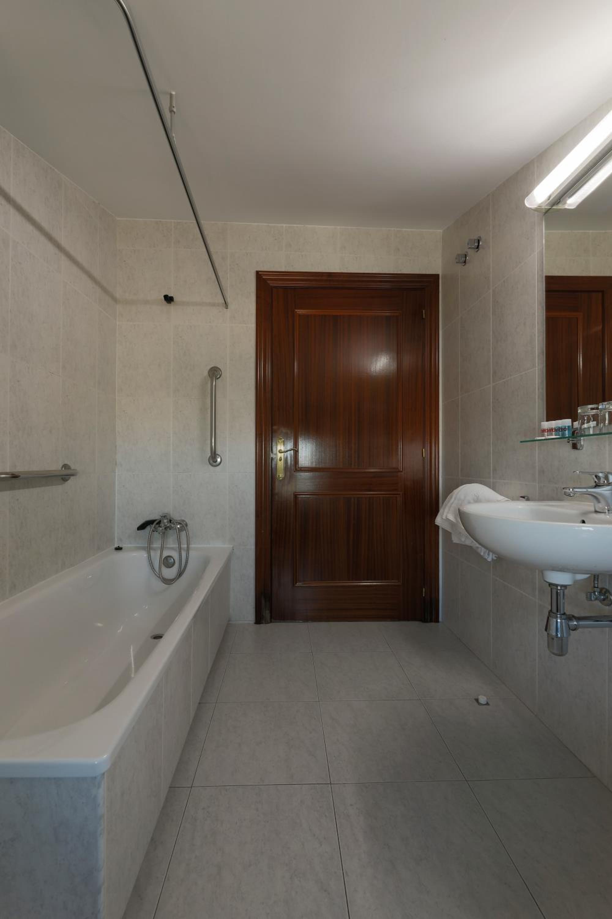Quadruple Room - Photo 2
