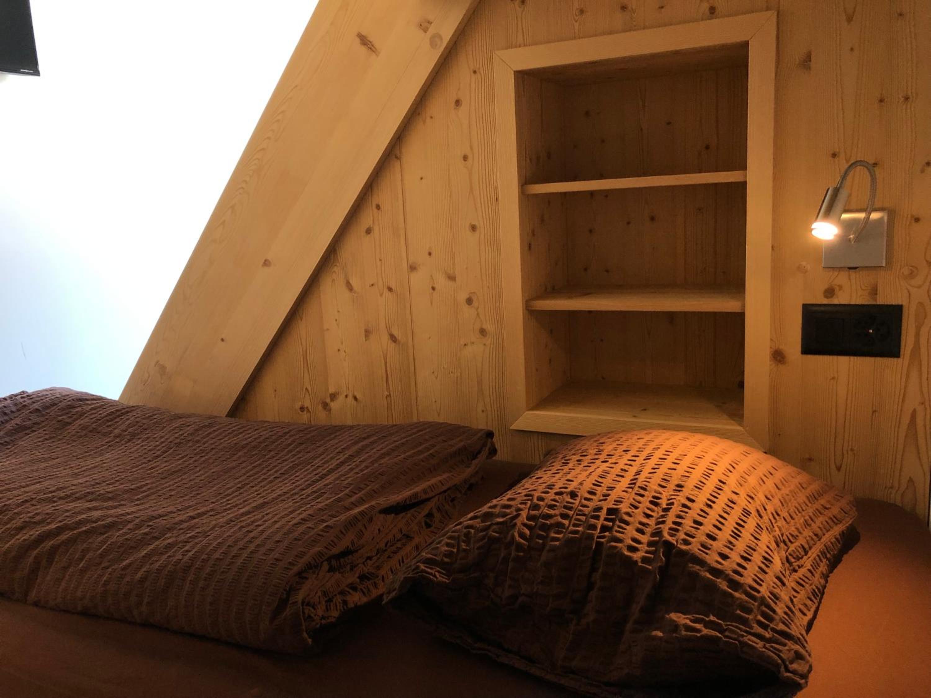 Bed in 4-Bed Dormitory Room photo 1