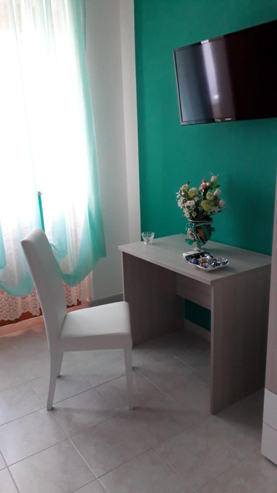 Deluxe Double Room with Balcony photo 2