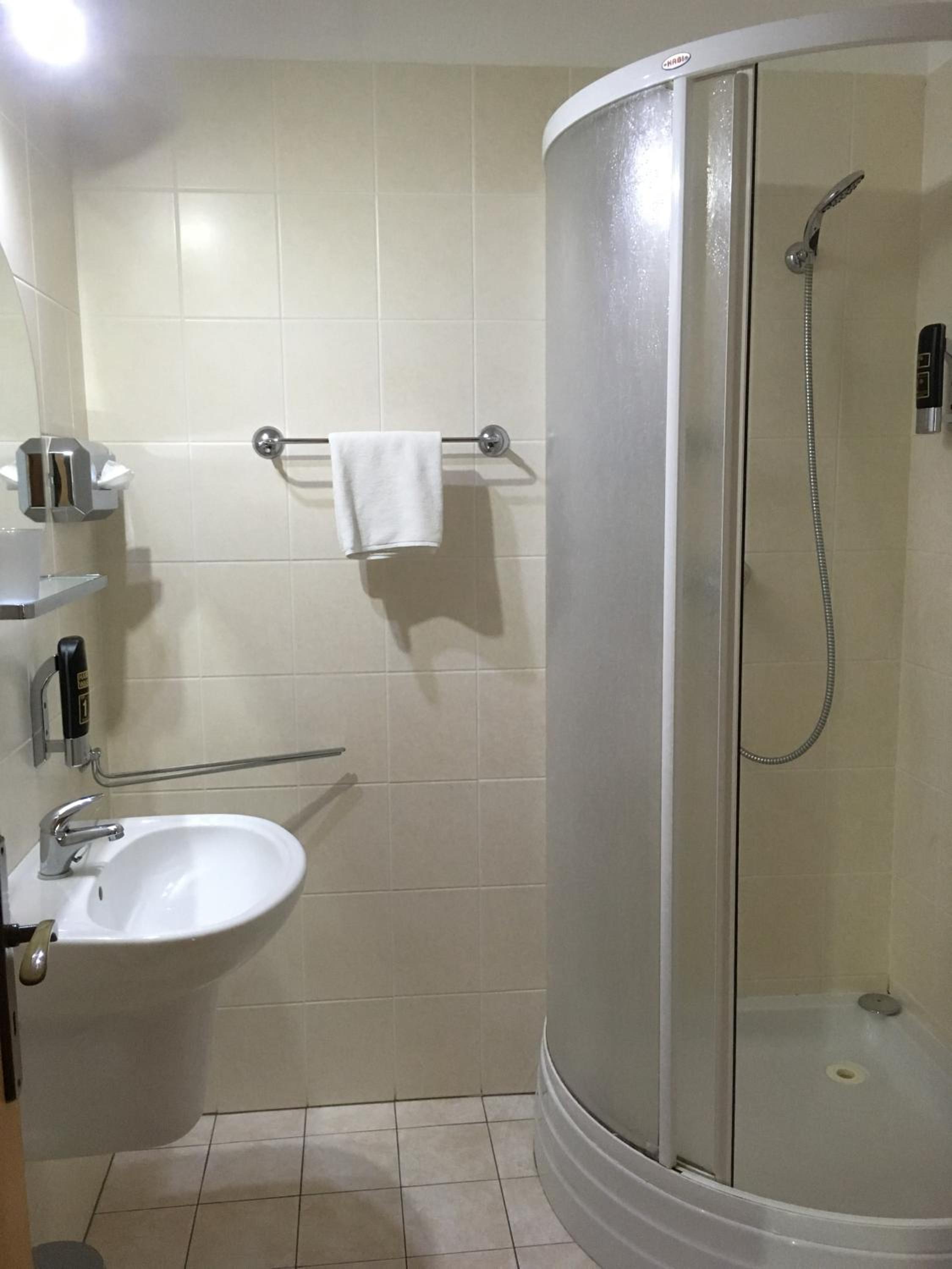 Double Room - Photo 11