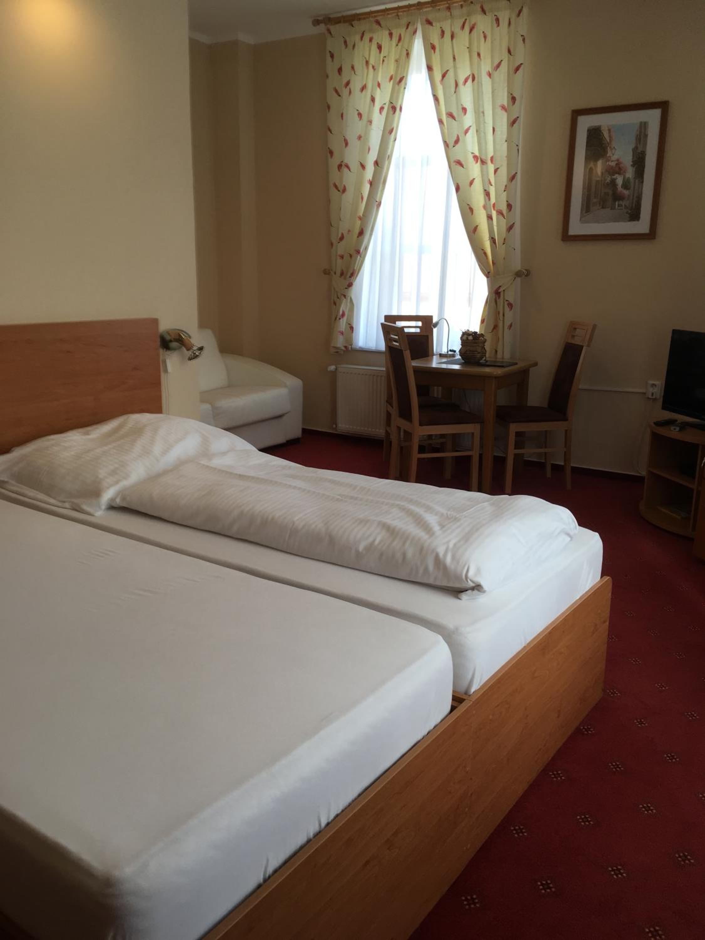 Double Room - Photo 12