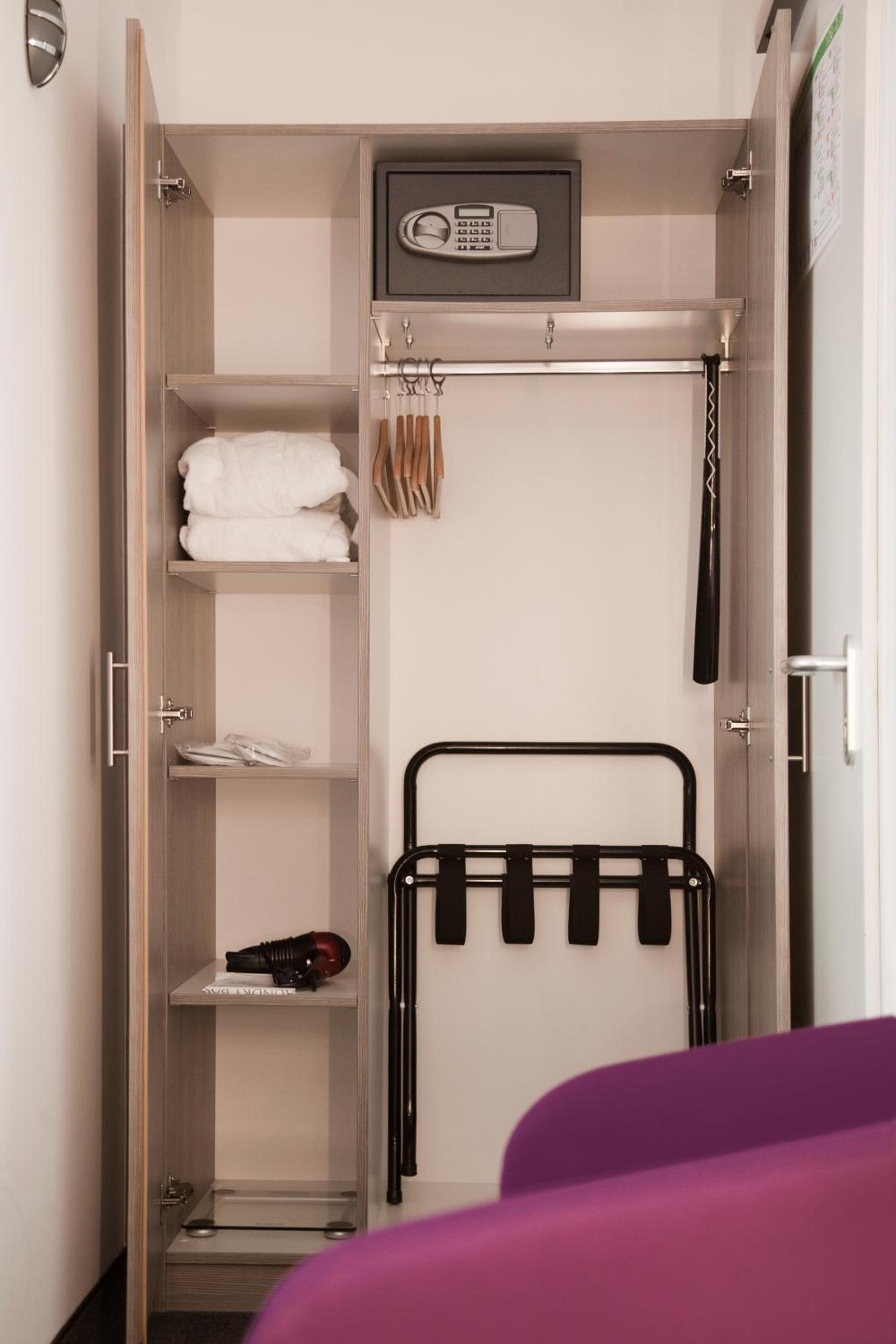 Single Room photo 1