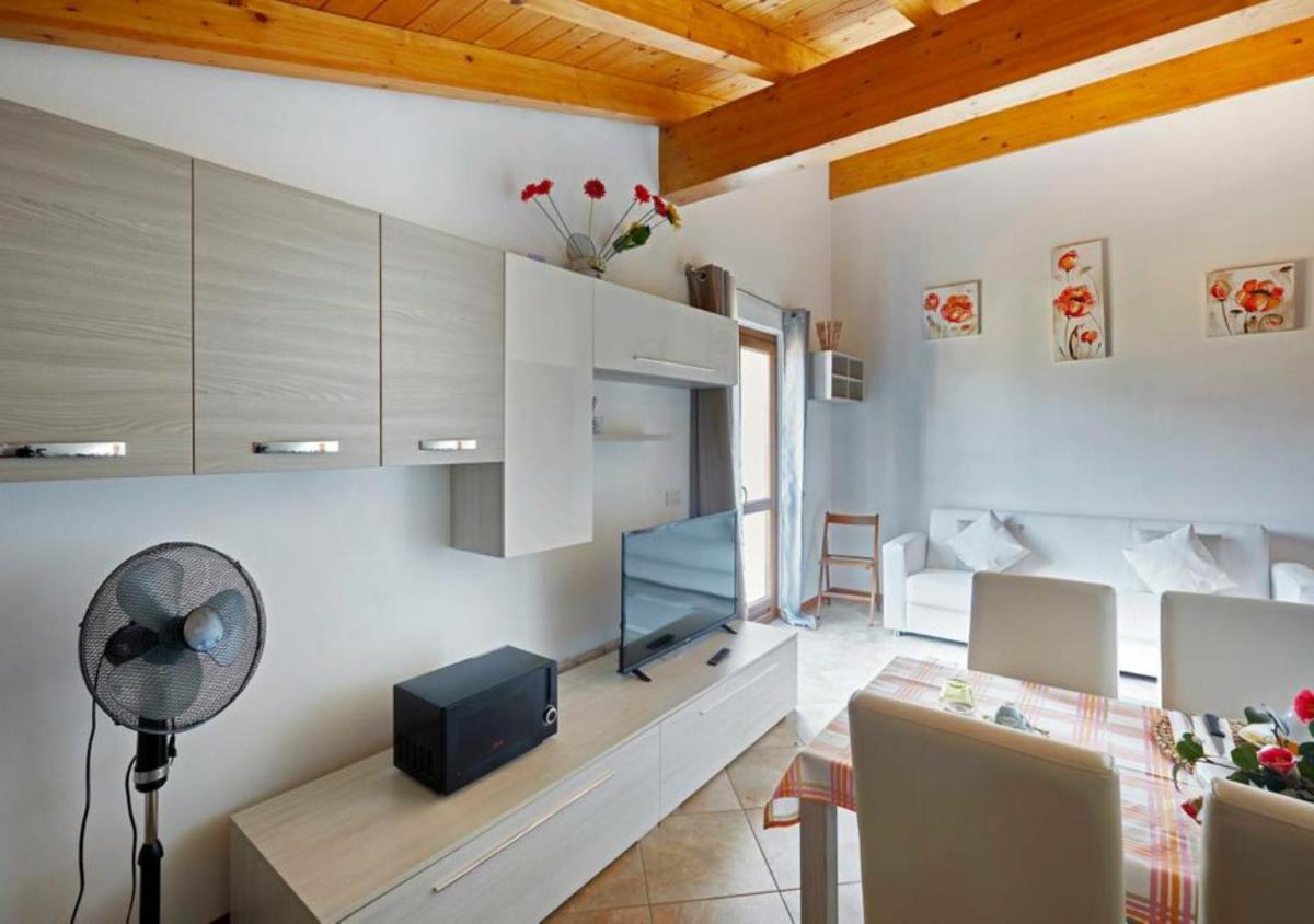 Apartment with Lake View