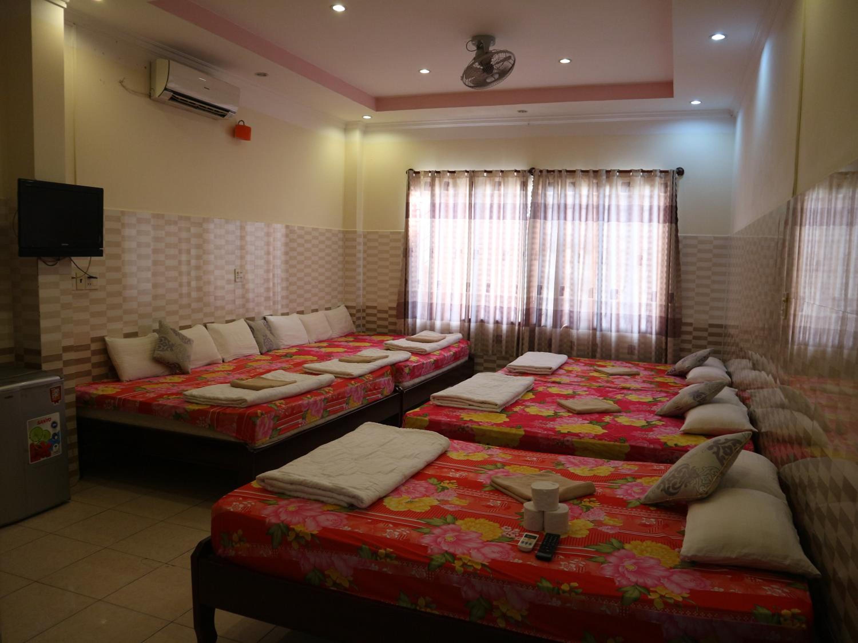 Mixed Dormitory Room photo 1
